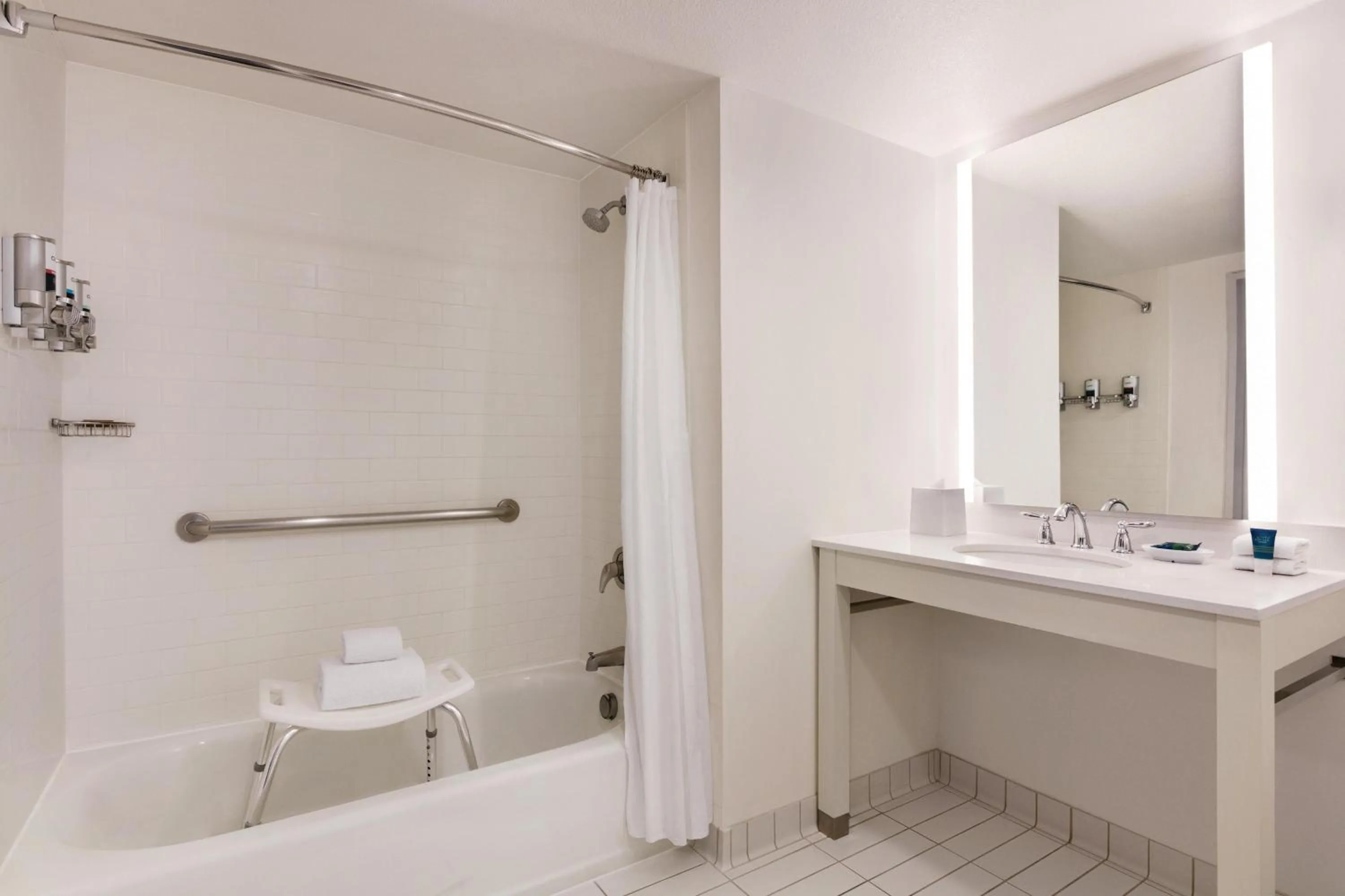 Bathroom in Four Points by Sheraton Sacramento Airport