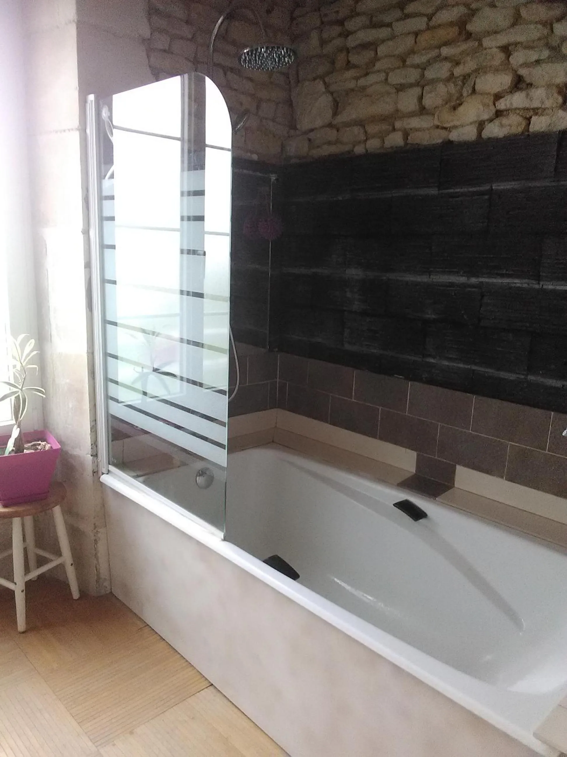 Bathroom in Le Marais Picotin