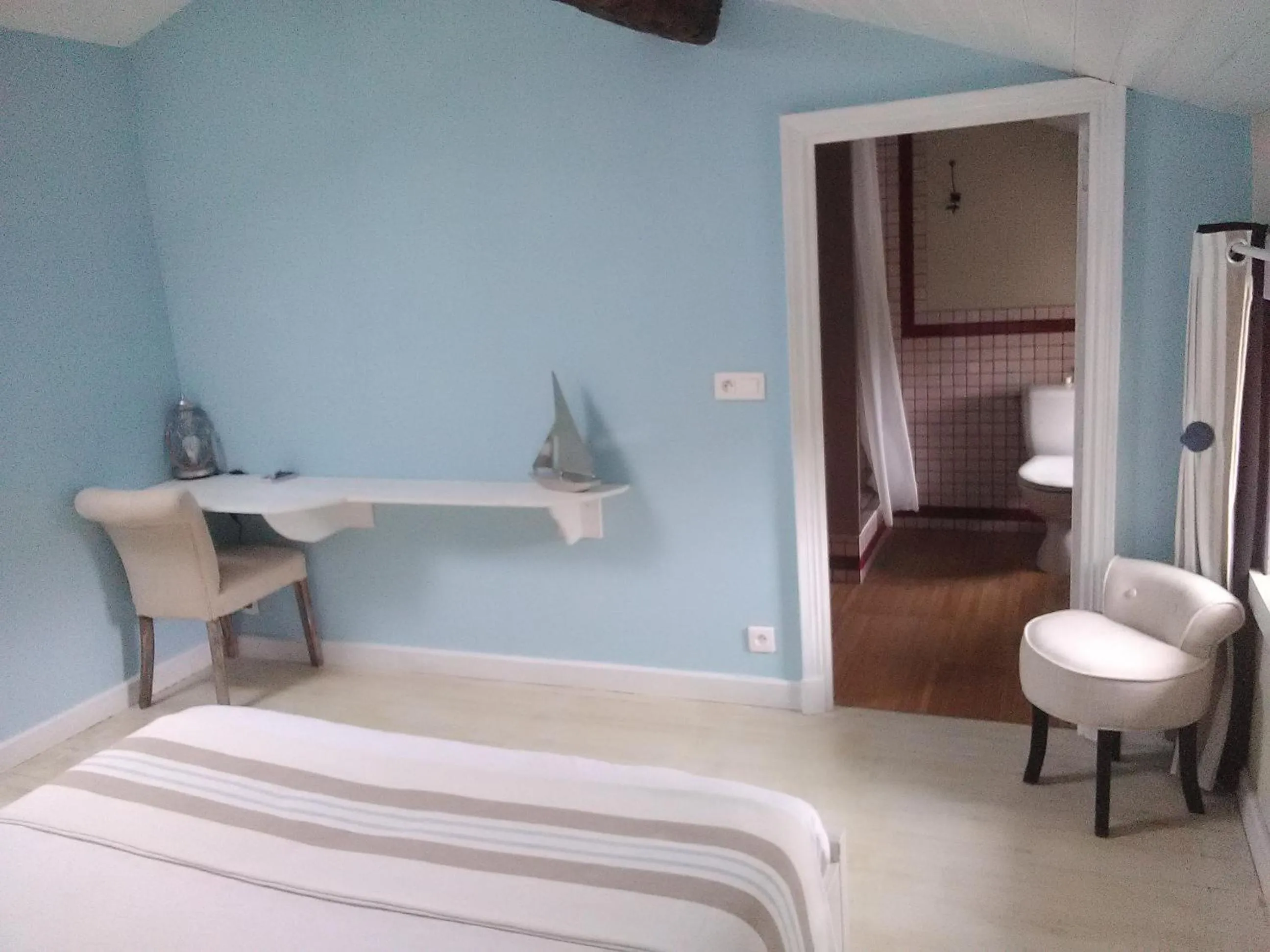 Bedroom, Bed in Le Marais Picotin