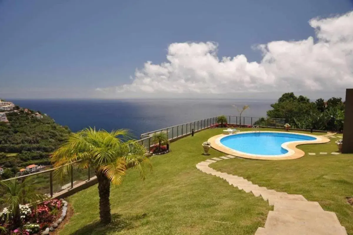 Plaza Bay Luxury Apartment with Swimming Pool Plaza Bay Luxury Apartment with Swimming Pool