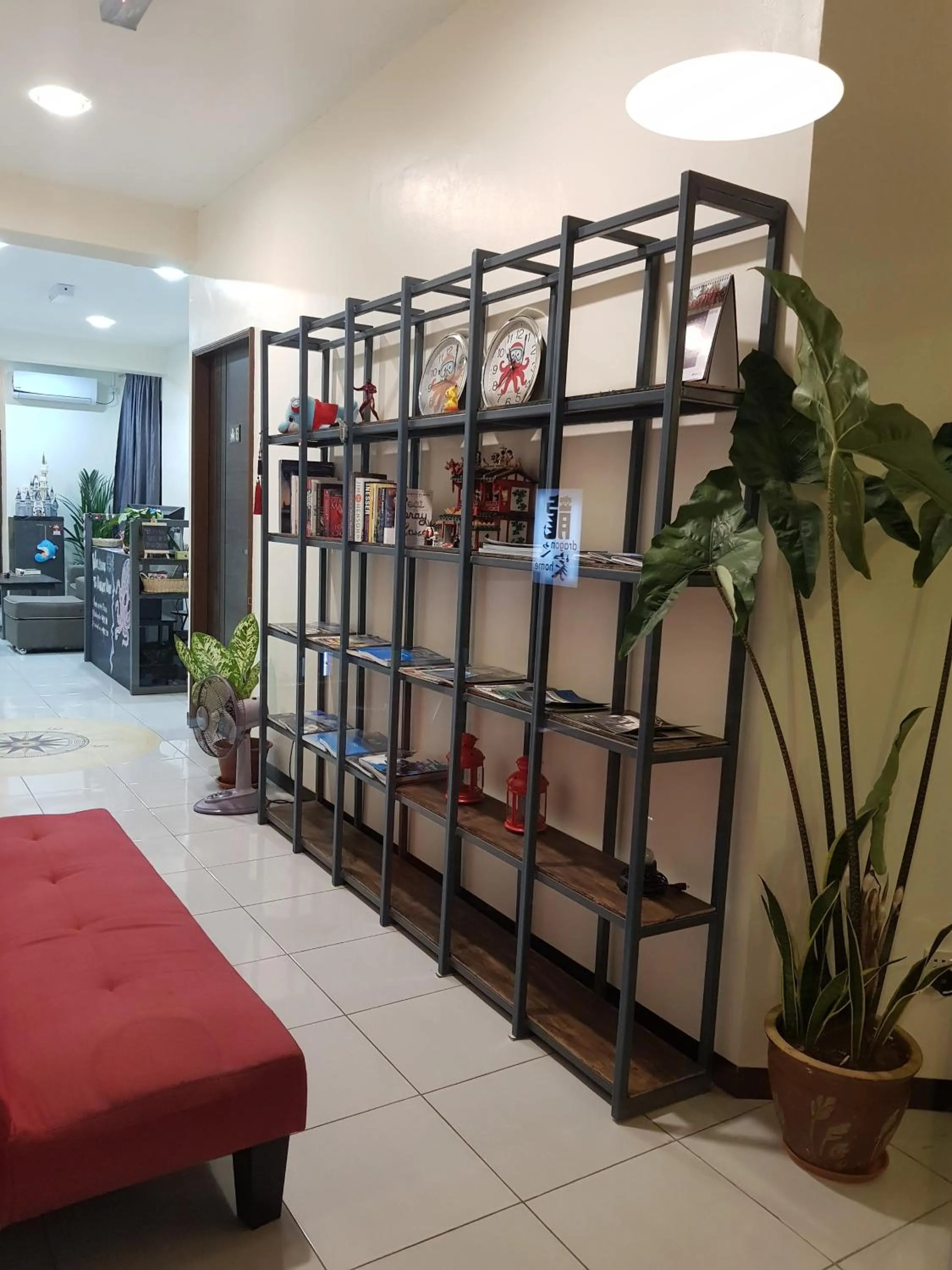 Decorative detail, Bed in Kuree Hut