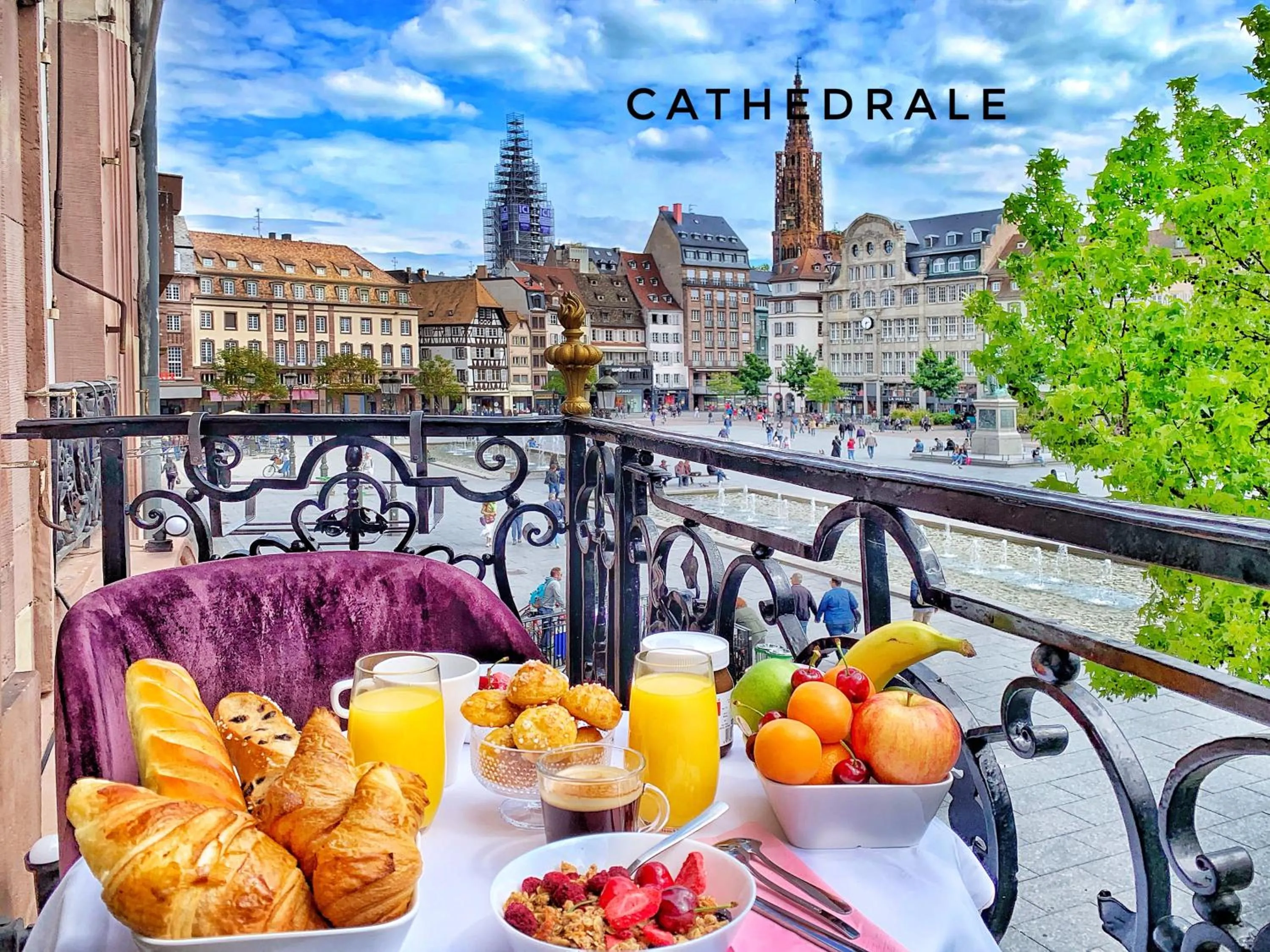 Junior Suite with Balcony in LIFE RENAISSANCE - New Concept - Place Kléber