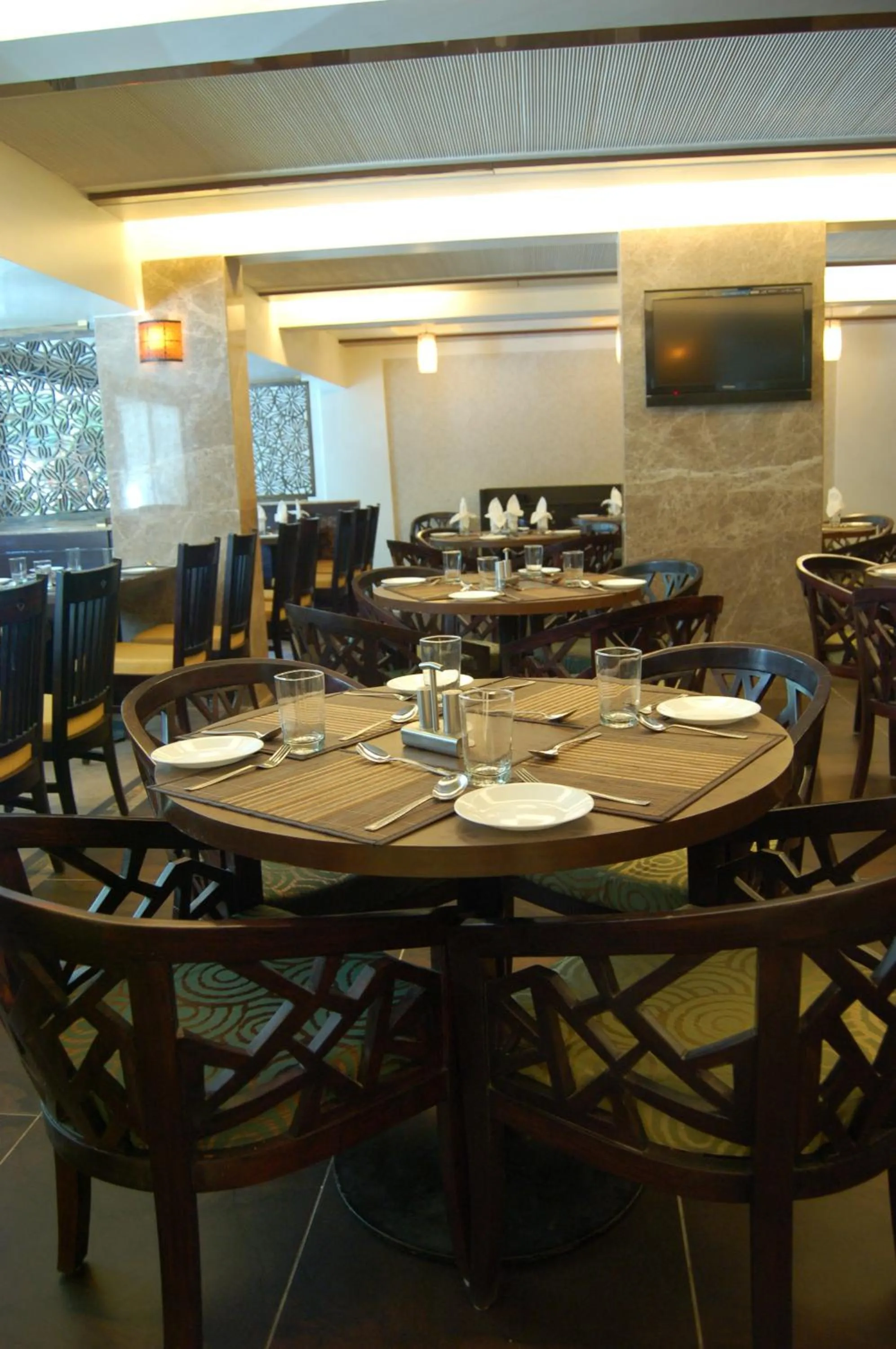 Restaurant/places to eat in Comfort Inn President Near Ahmedabad Junction Station