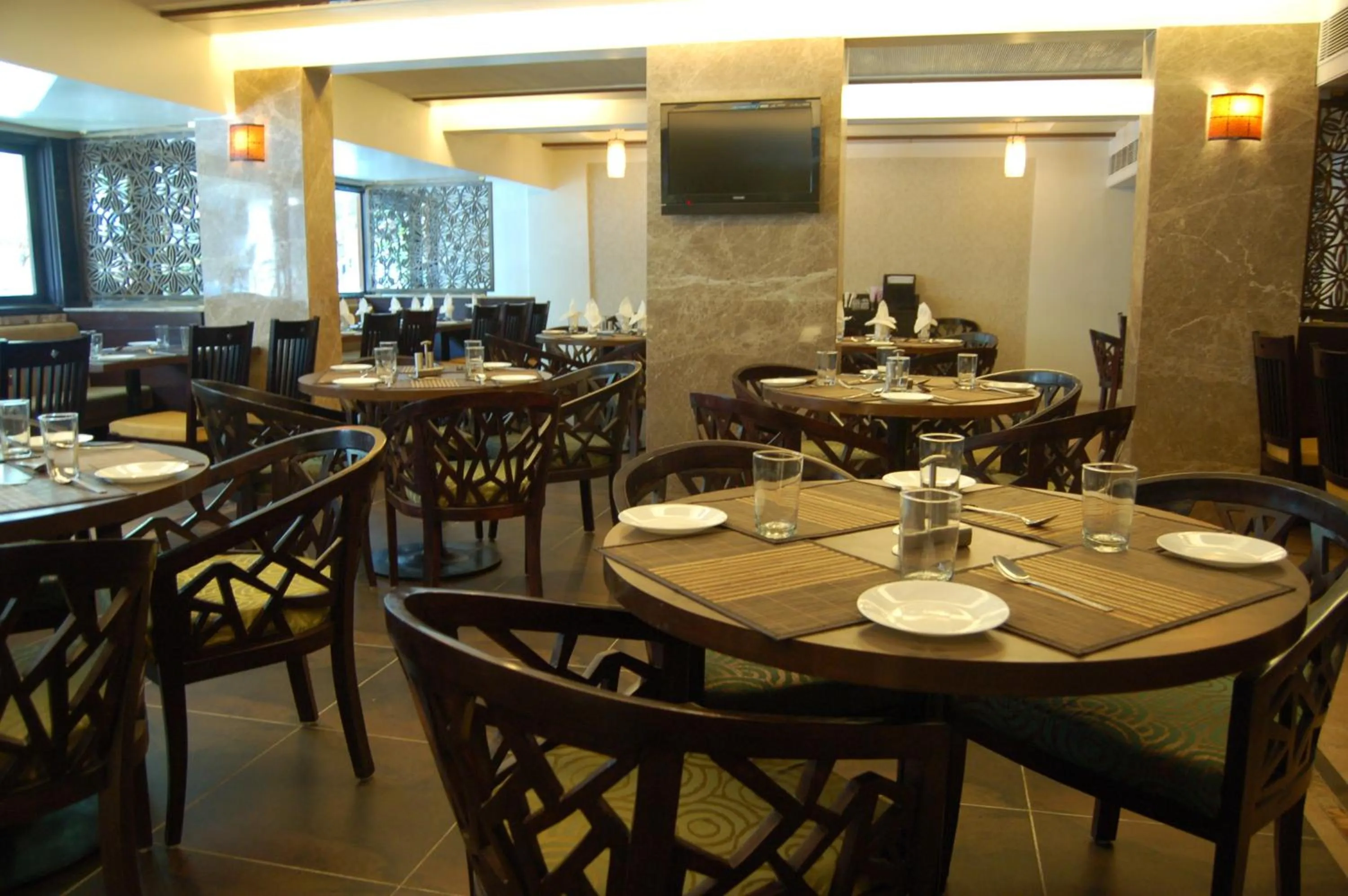 Restaurant/places to eat in Comfort Inn President Near Ahmedabad Junction Station