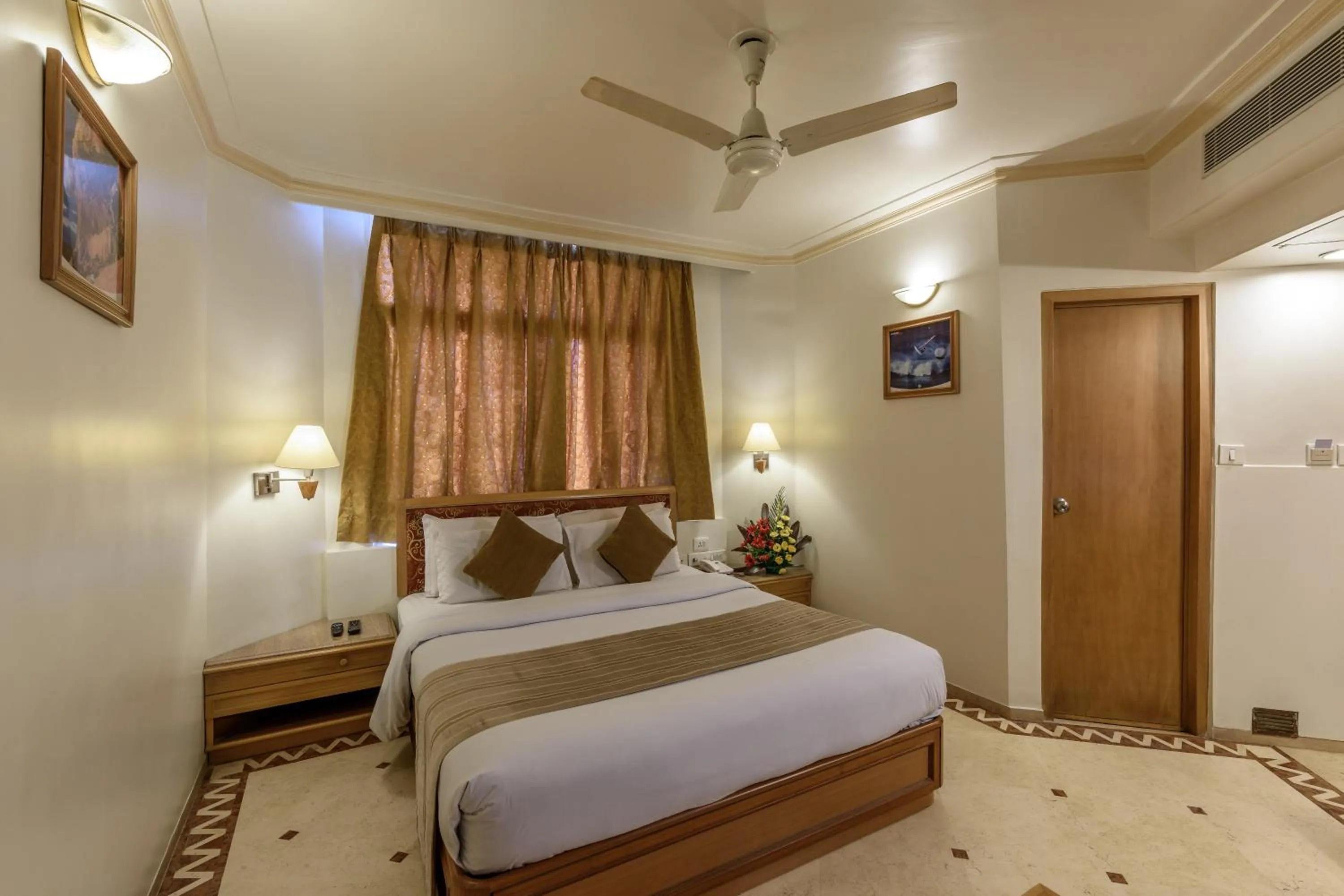 Bedroom, Bed in Comfort Inn President Near Ahmedabad Junction Station
