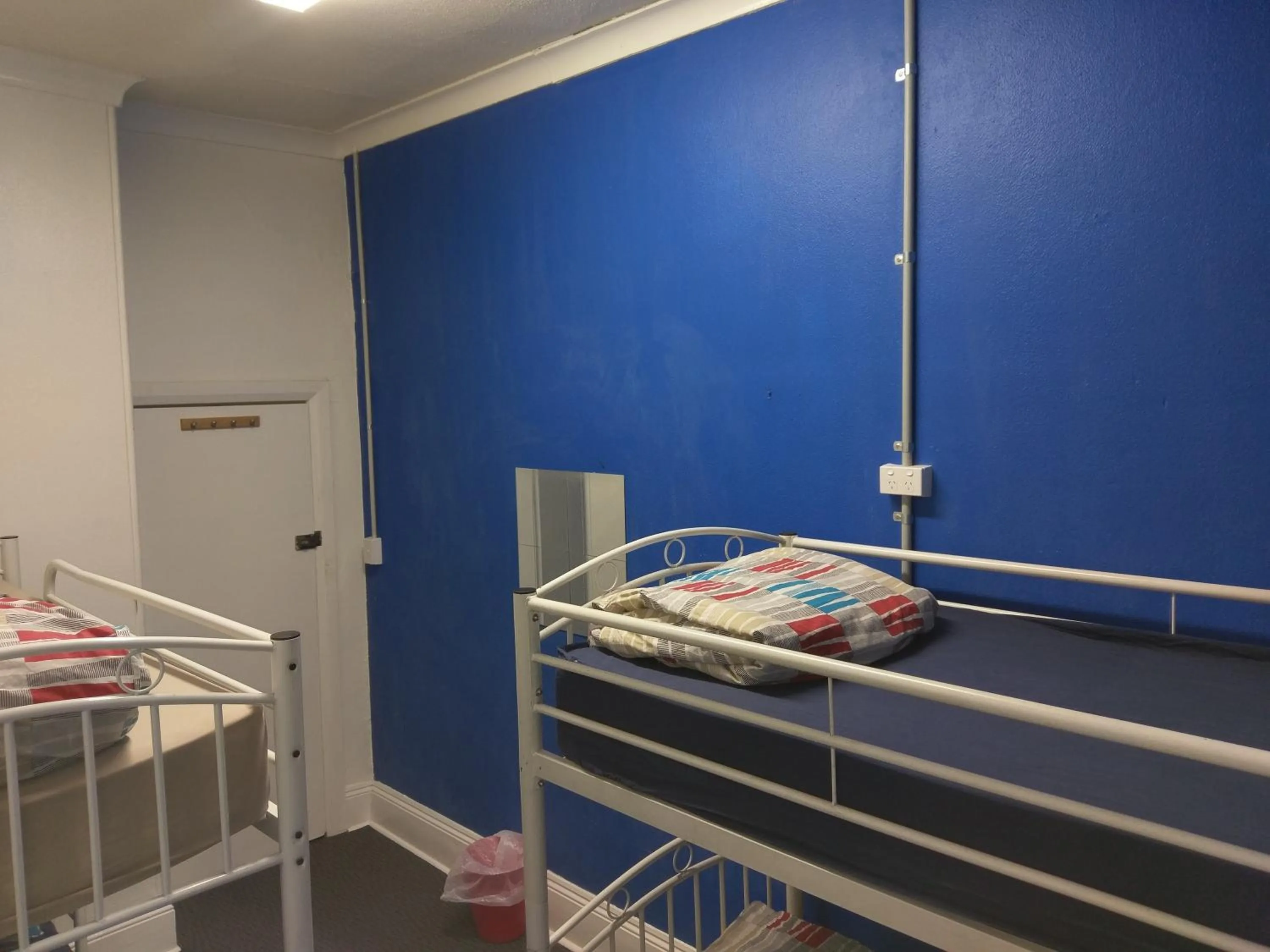 bunk bed, Bed in Adelaide Travellers Inn Backpackers Hostel