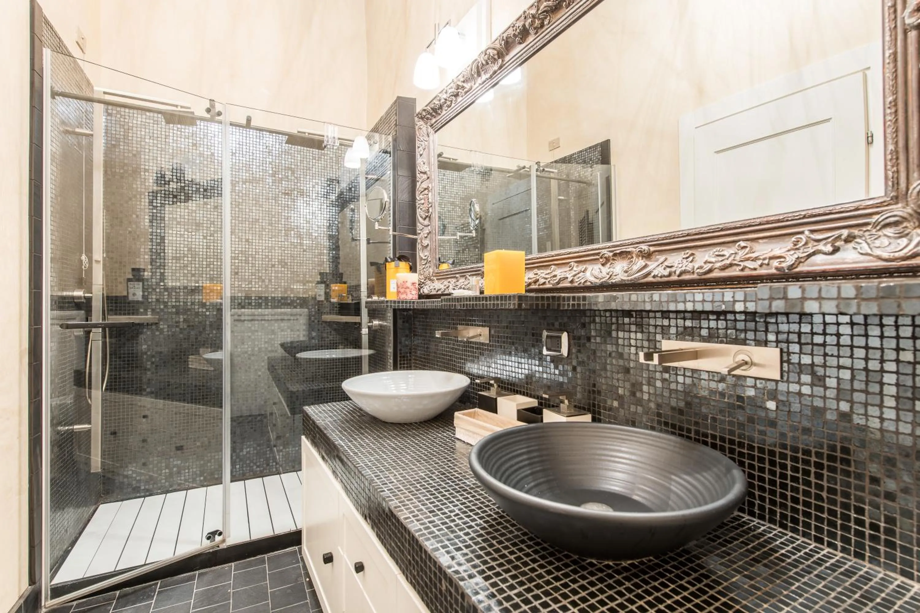 Bathroom in Duomo Luxury Loft by Mmega