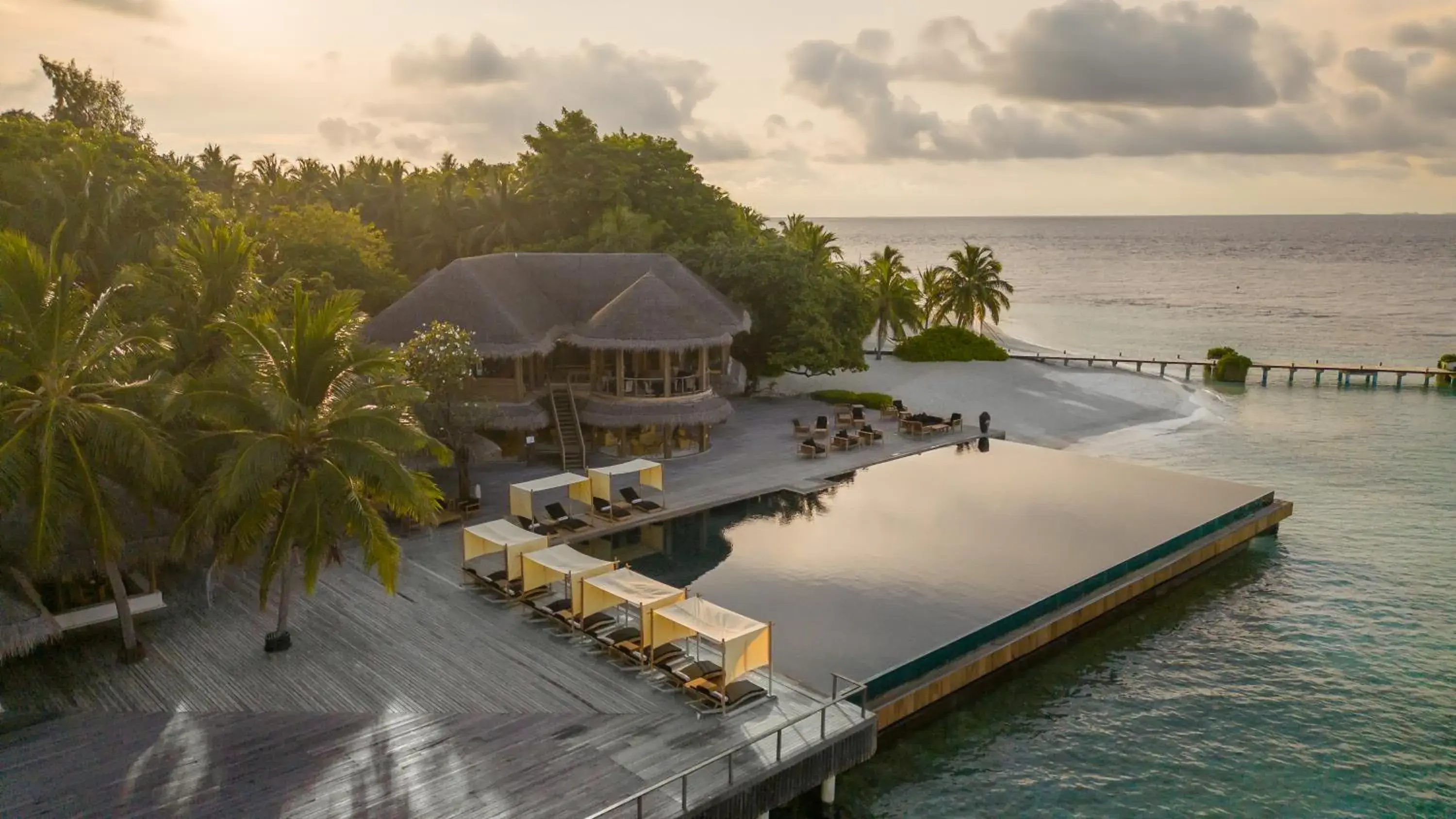 Lounge or bar in Coco Bodu Hithi - 50 percent off shared roundtrip Speedboat for stays from 1 Sep to 23 Dec 2025 Lounge or bar in Coco Bodu Hithi - 50 percent off shared roundtrip Speedboat for stays from 1 Sep to 23 Dec 2025