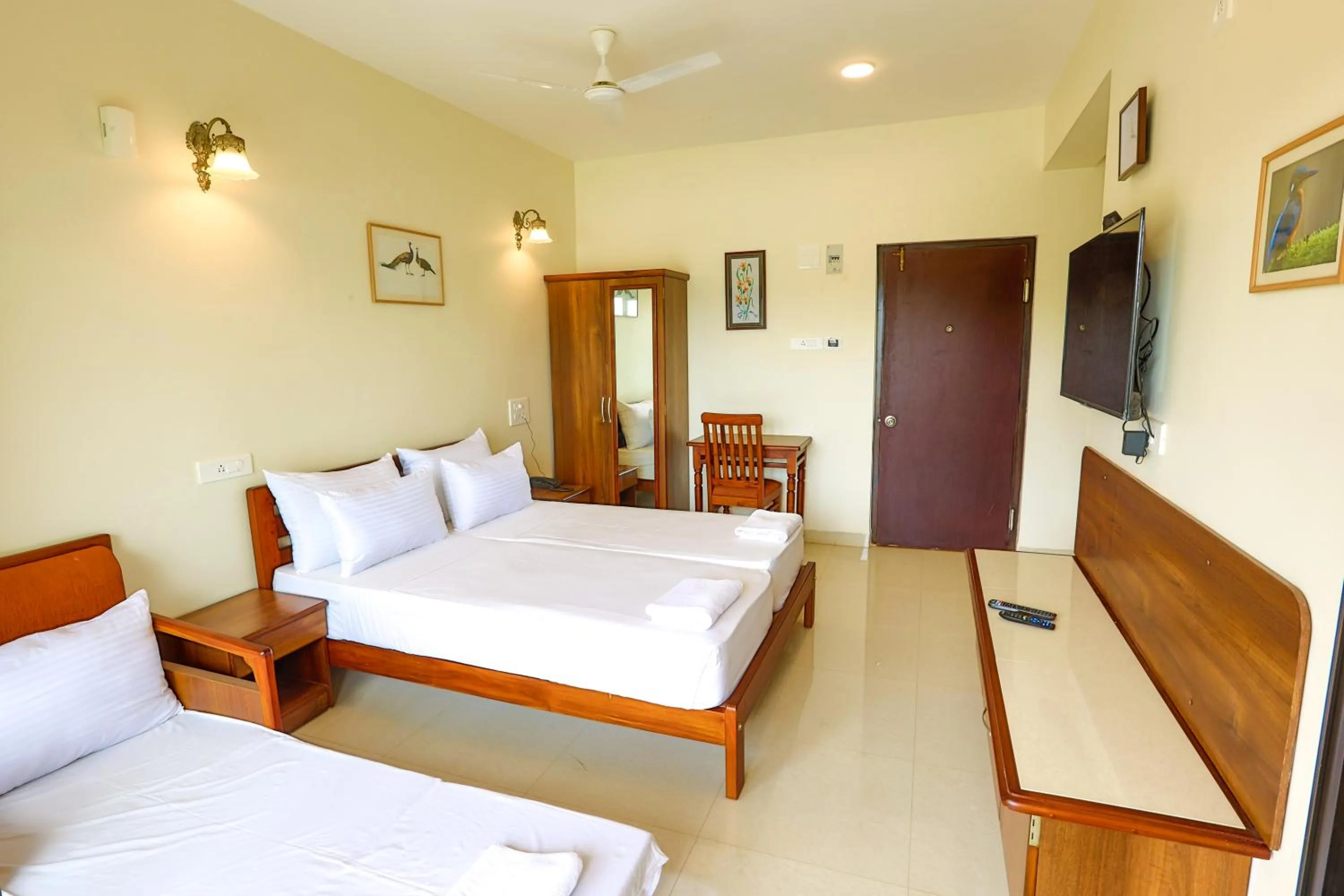 Photo of the whole room, Bed in Resort Primo Bom Terra Verde