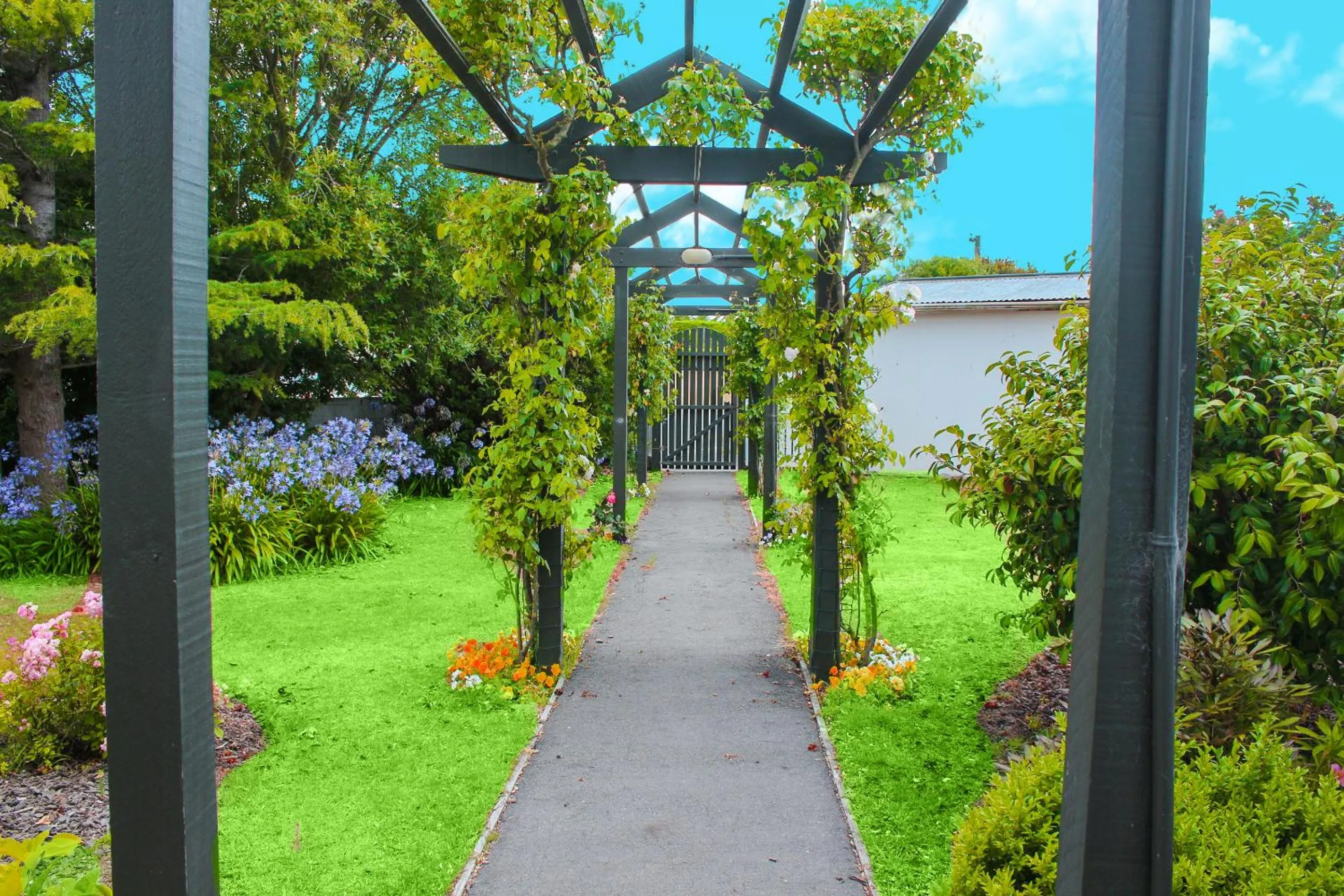 Garden in The Pier Lodge Bed And Breakfast