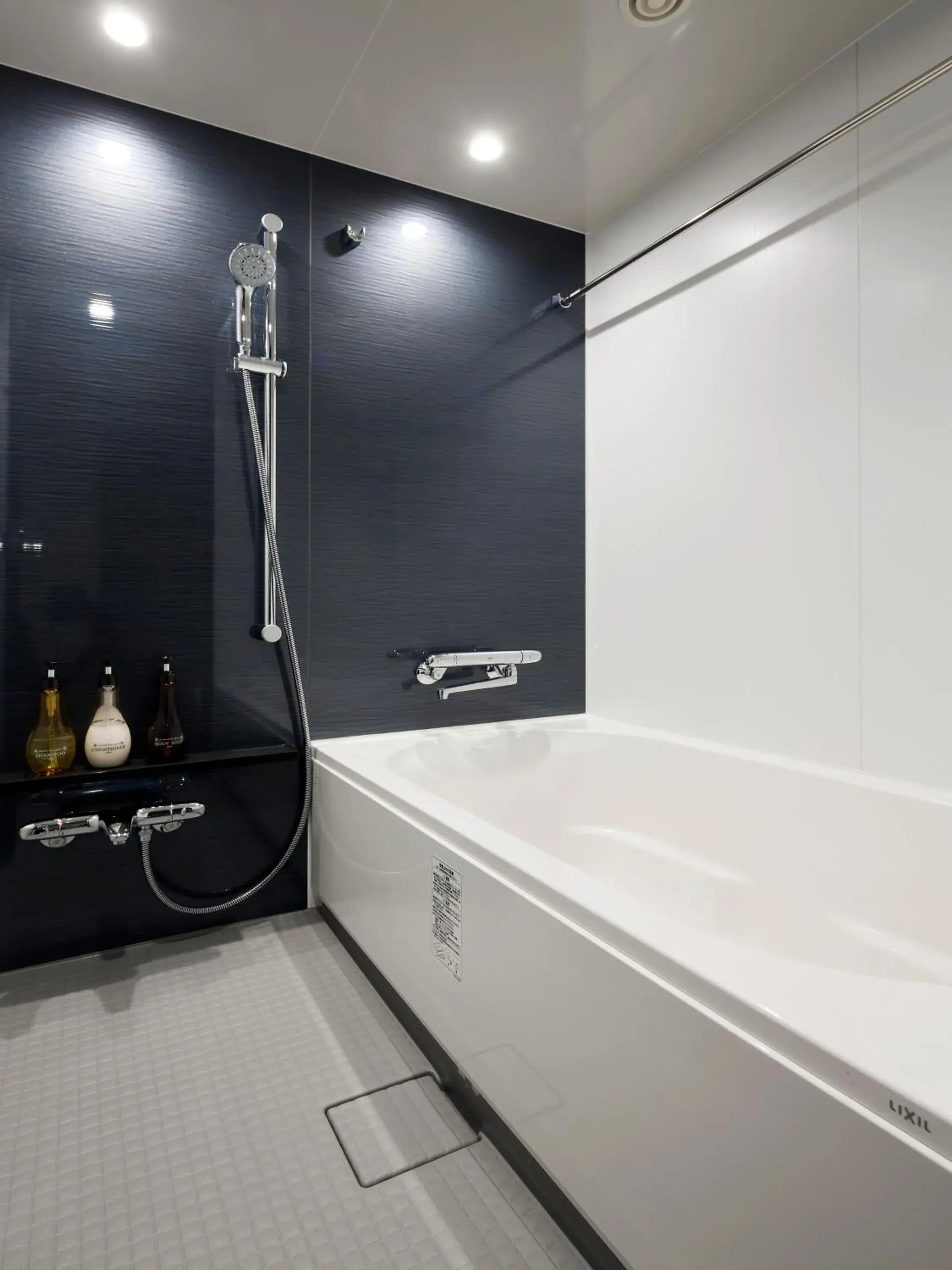 Comfort Double Room for 3 people - Cleaning every 4 days in Hundred Stay Tokyo Shinjuku Comfort Double Room for 3 people - Cleaning every 4 days in Hundred Stay Tokyo Shinjuku