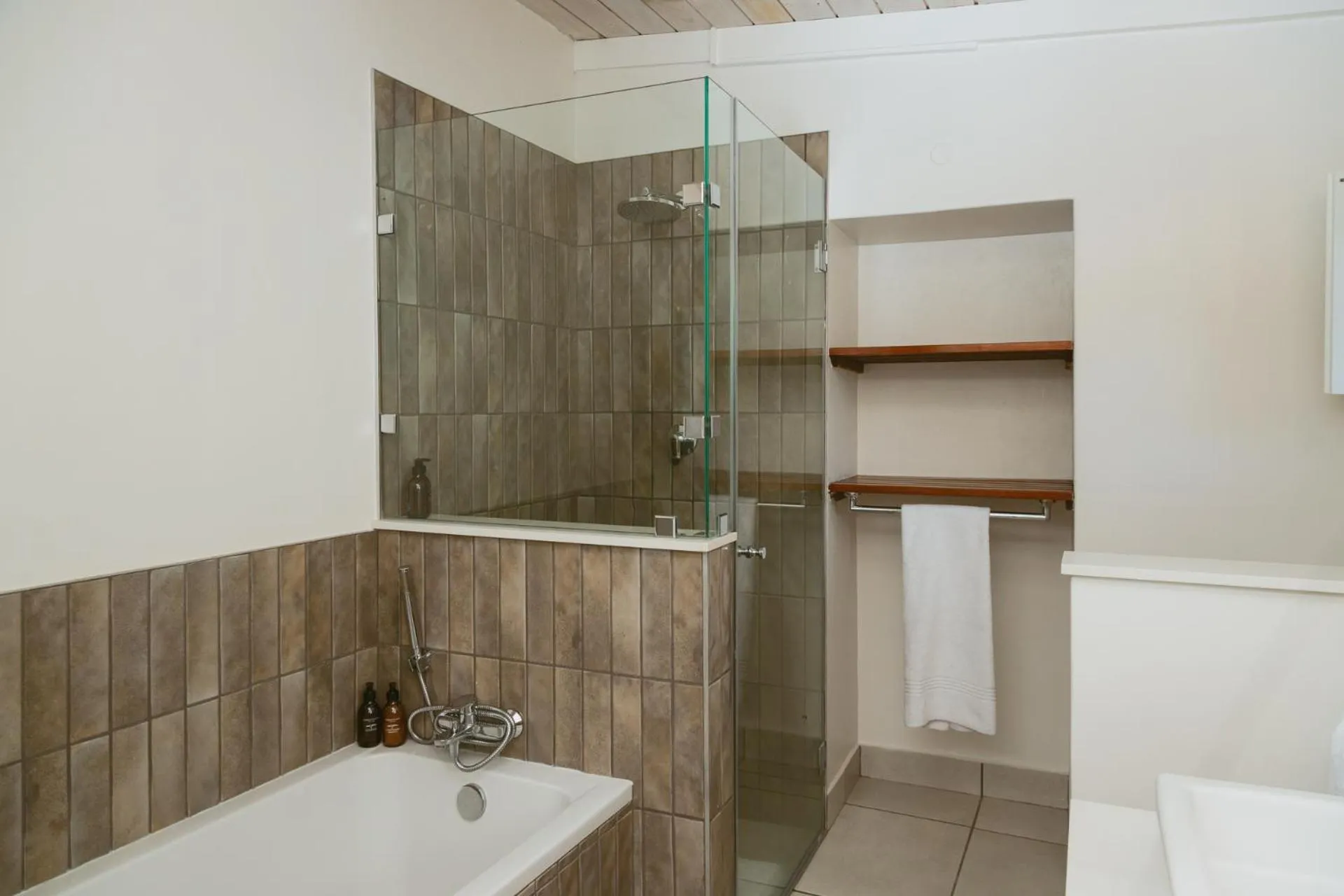 Bathroom in Auberge Clermont