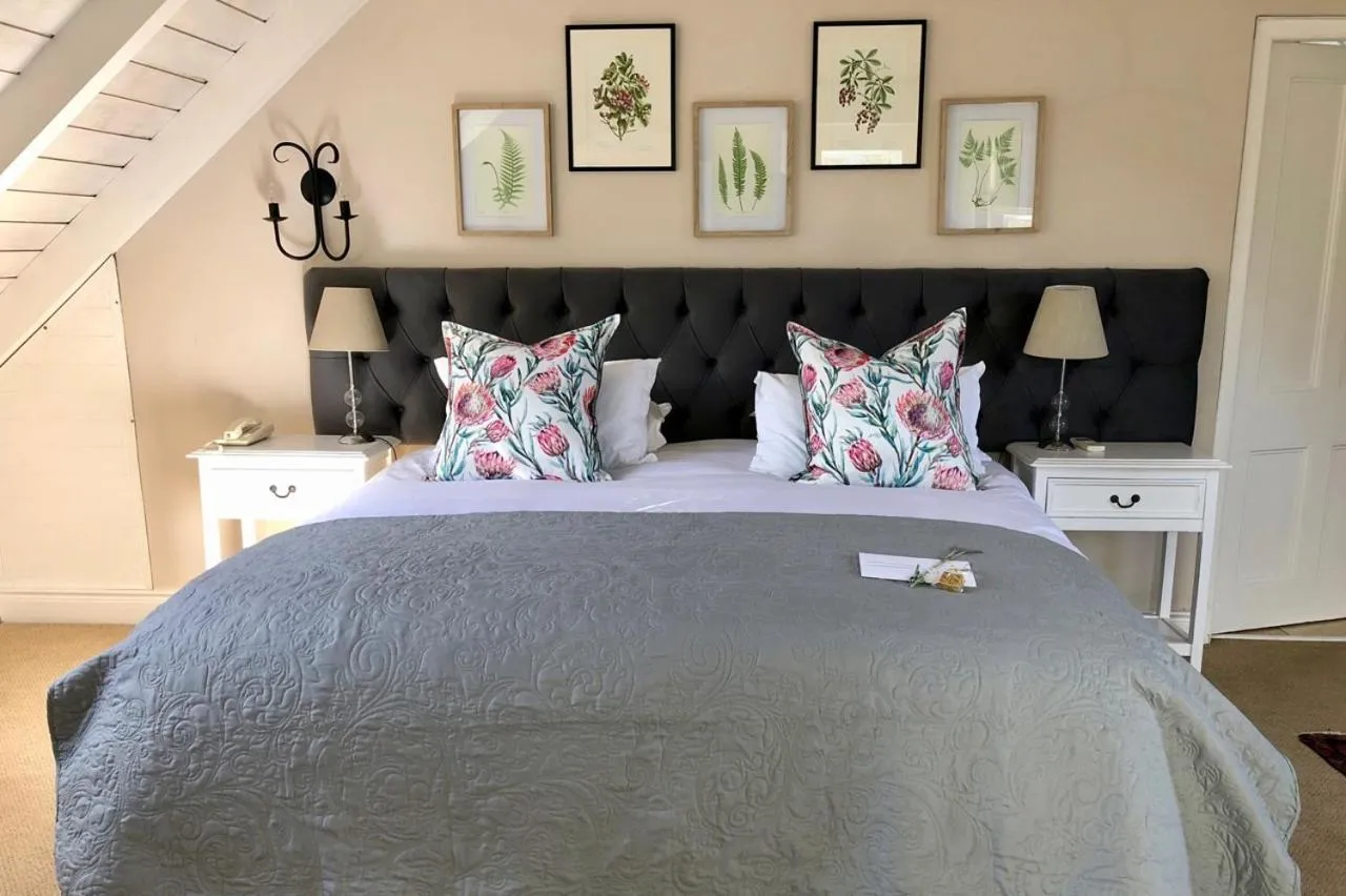 Bedroom, Bed in Auberge Clermont