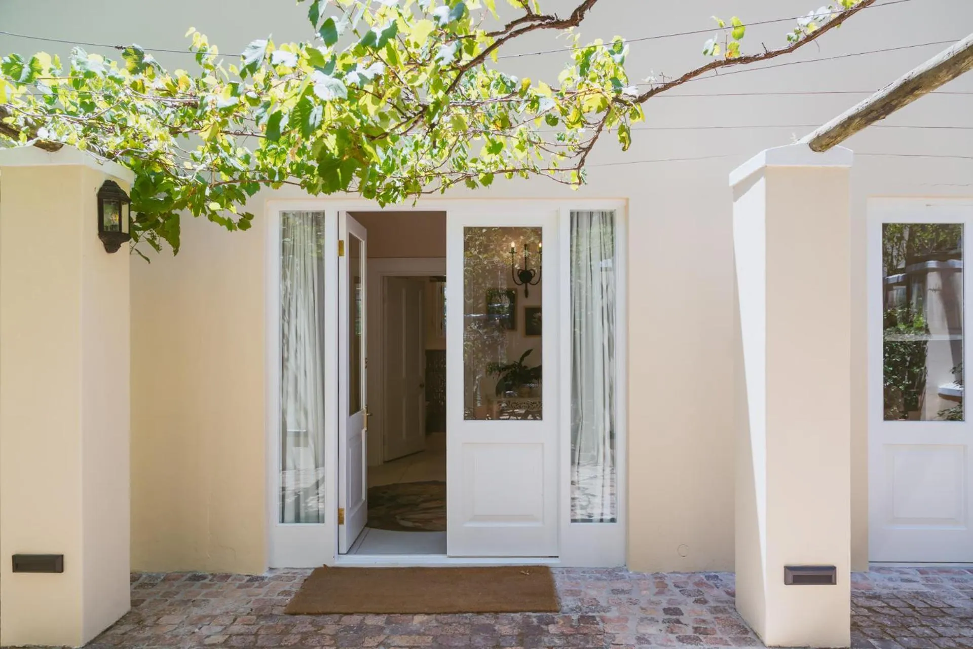 Facade/entrance in Auberge Clermont