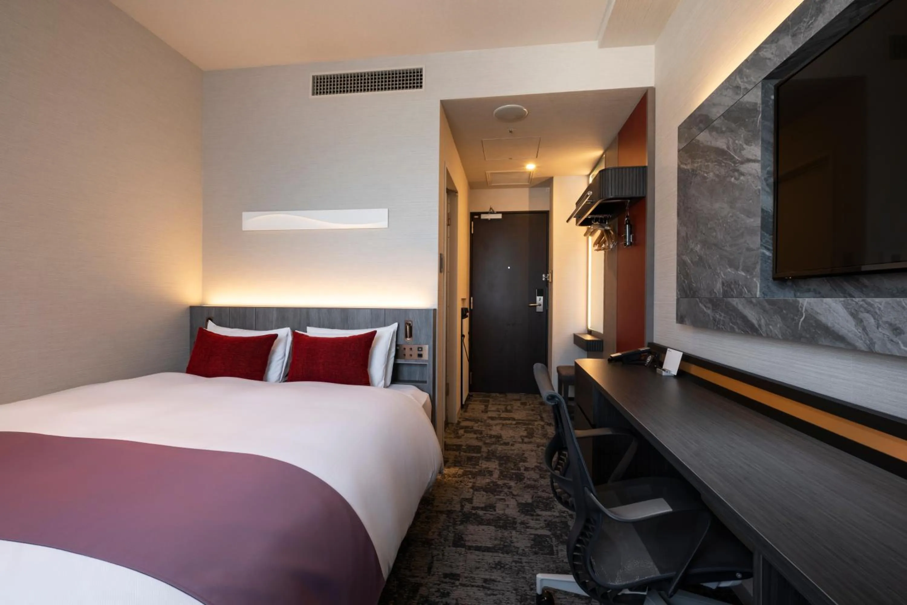 Photo of the whole room, Bed in Hotel JAL City Haneda Tokyo