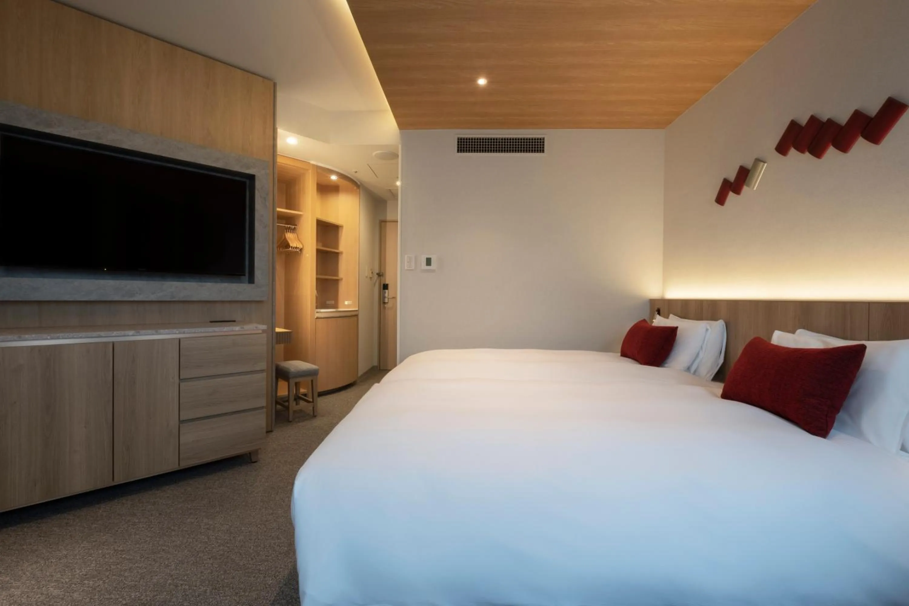 Photo of the whole room, Bed in Hotel JAL City Haneda Tokyo