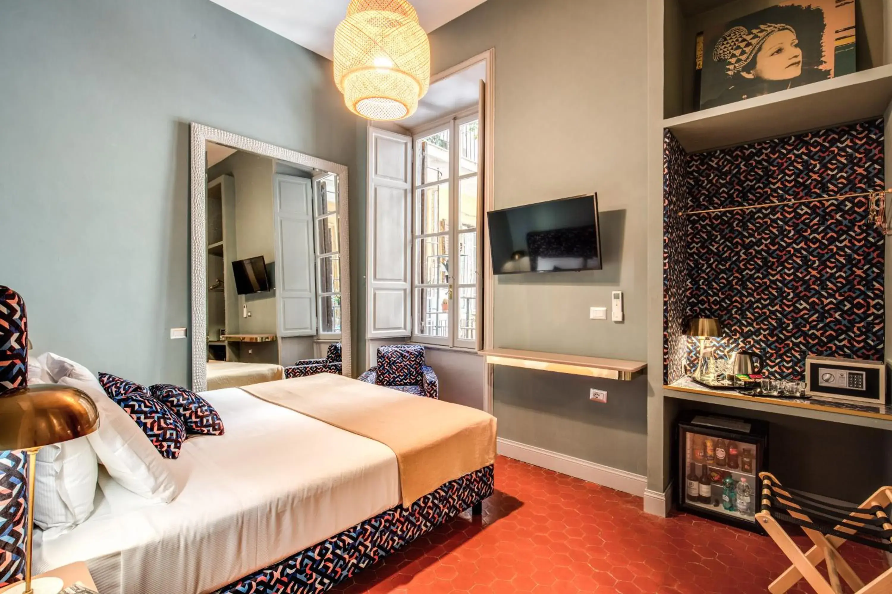 Small Double Room in Glance in Rome Small Double Room in Glance in Rome
