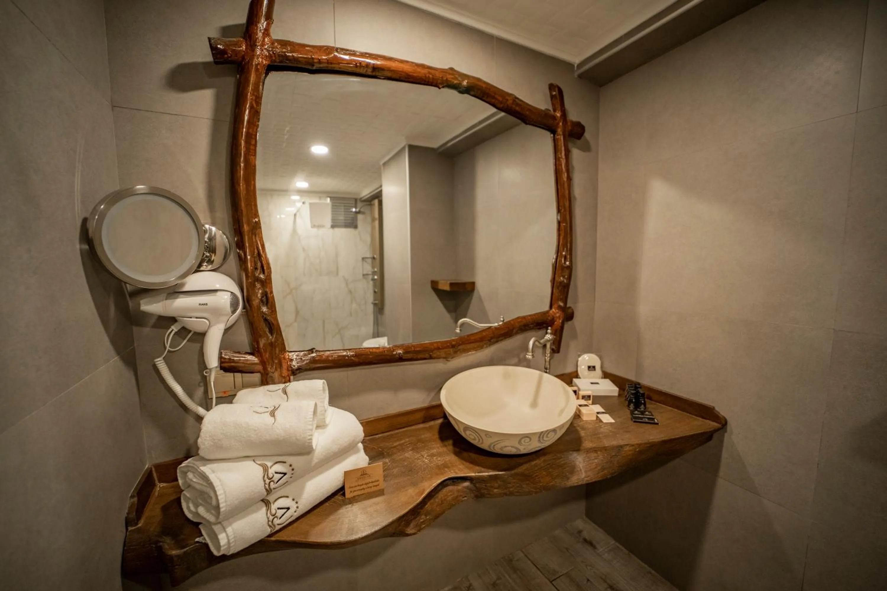 Bathroom in Aksular Hotel