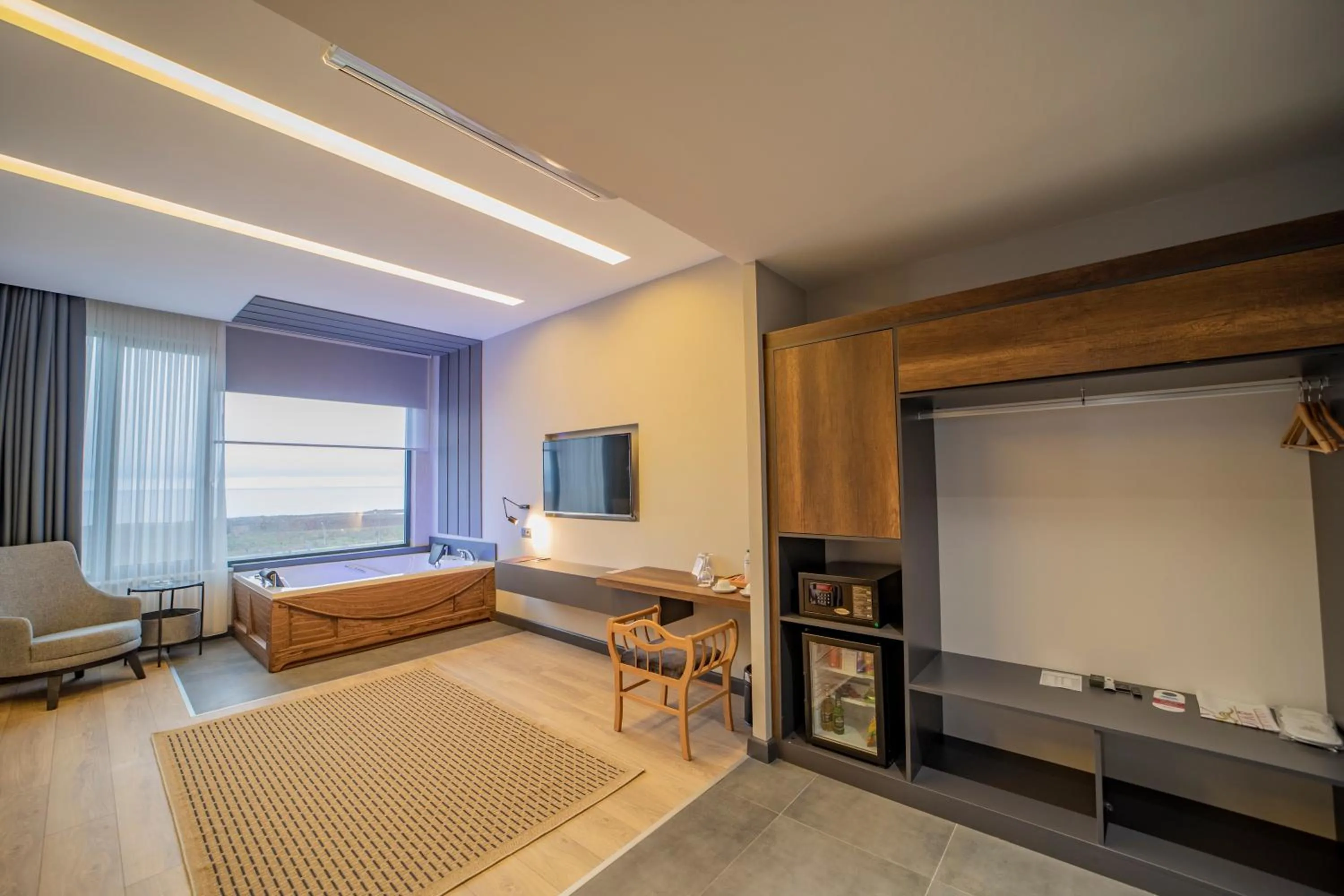 Hot Tub, Bed in Aksular Hotel