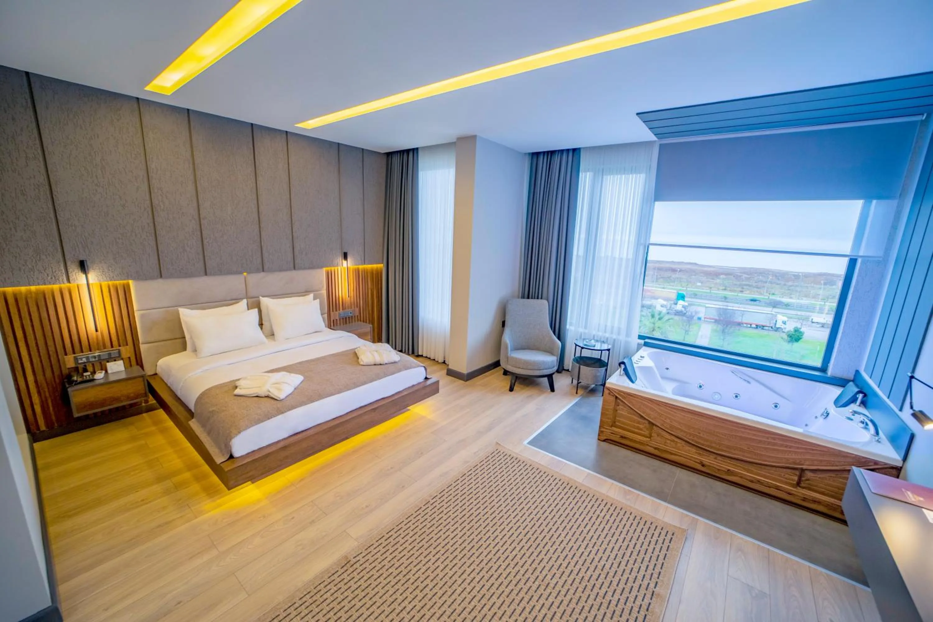 Photo of the whole room, Bed in Aksular Hotel