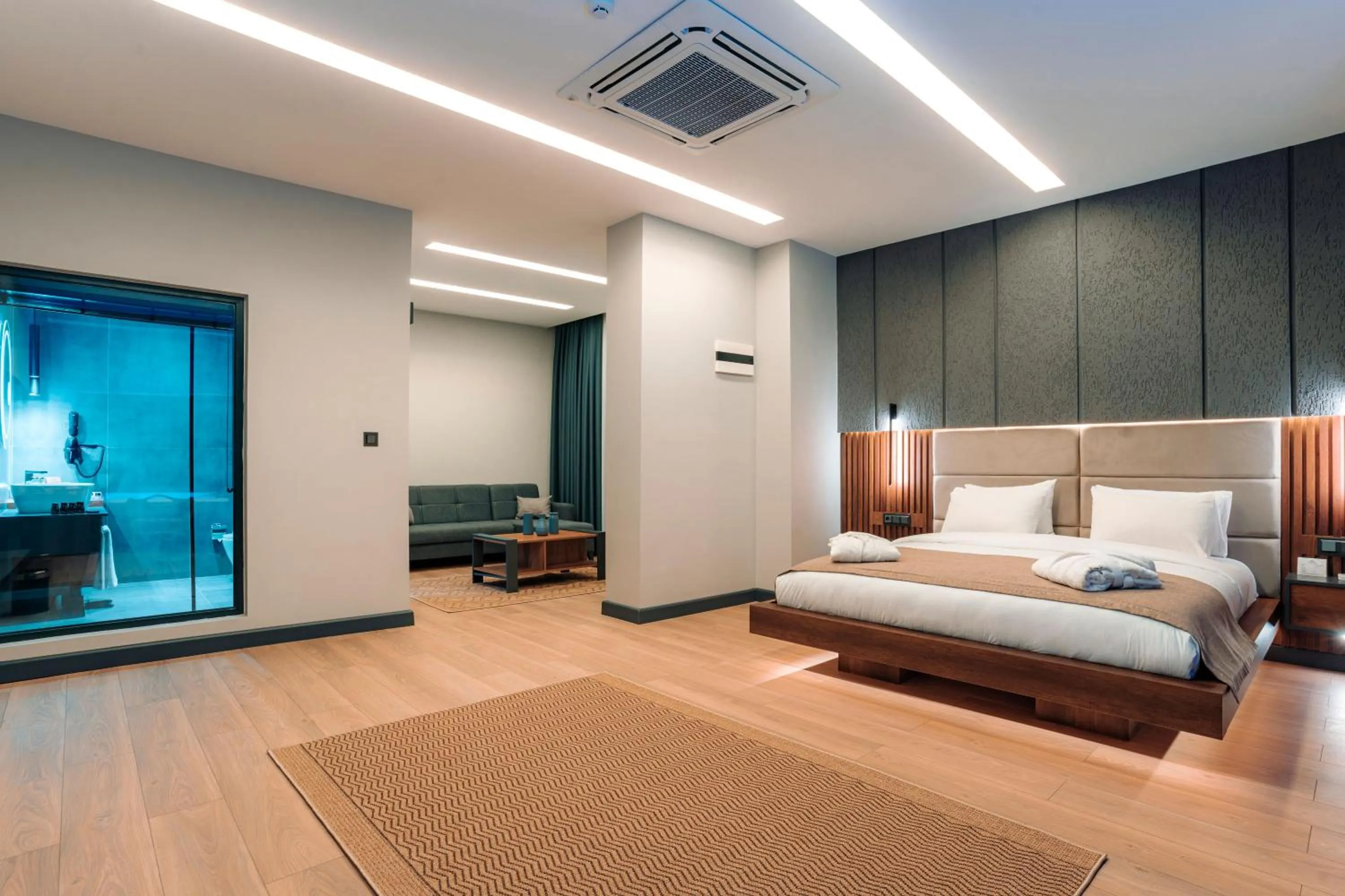 Bathroom, Bed in Aksular Hotel