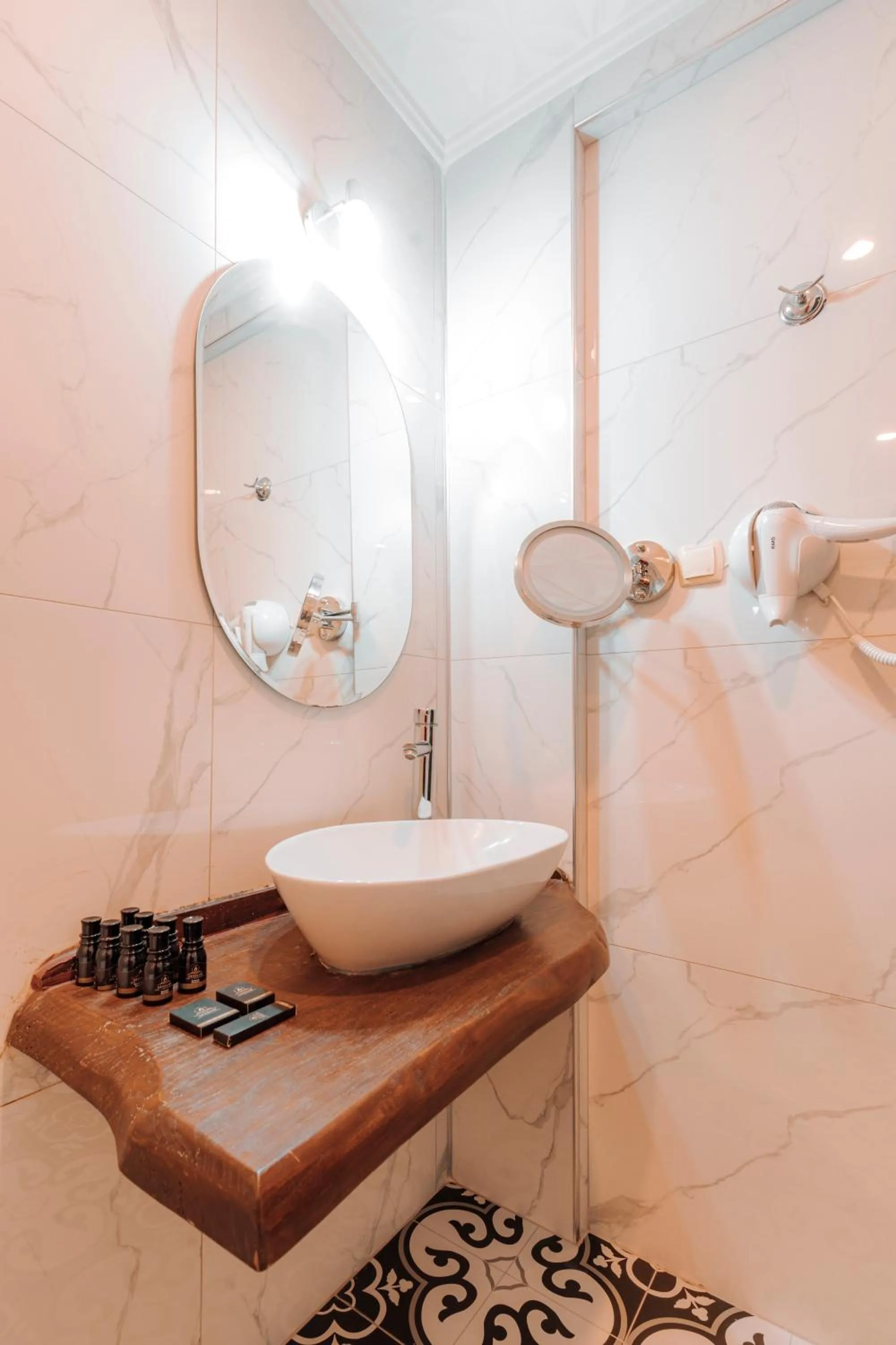 Bathroom in Aksular Hotel