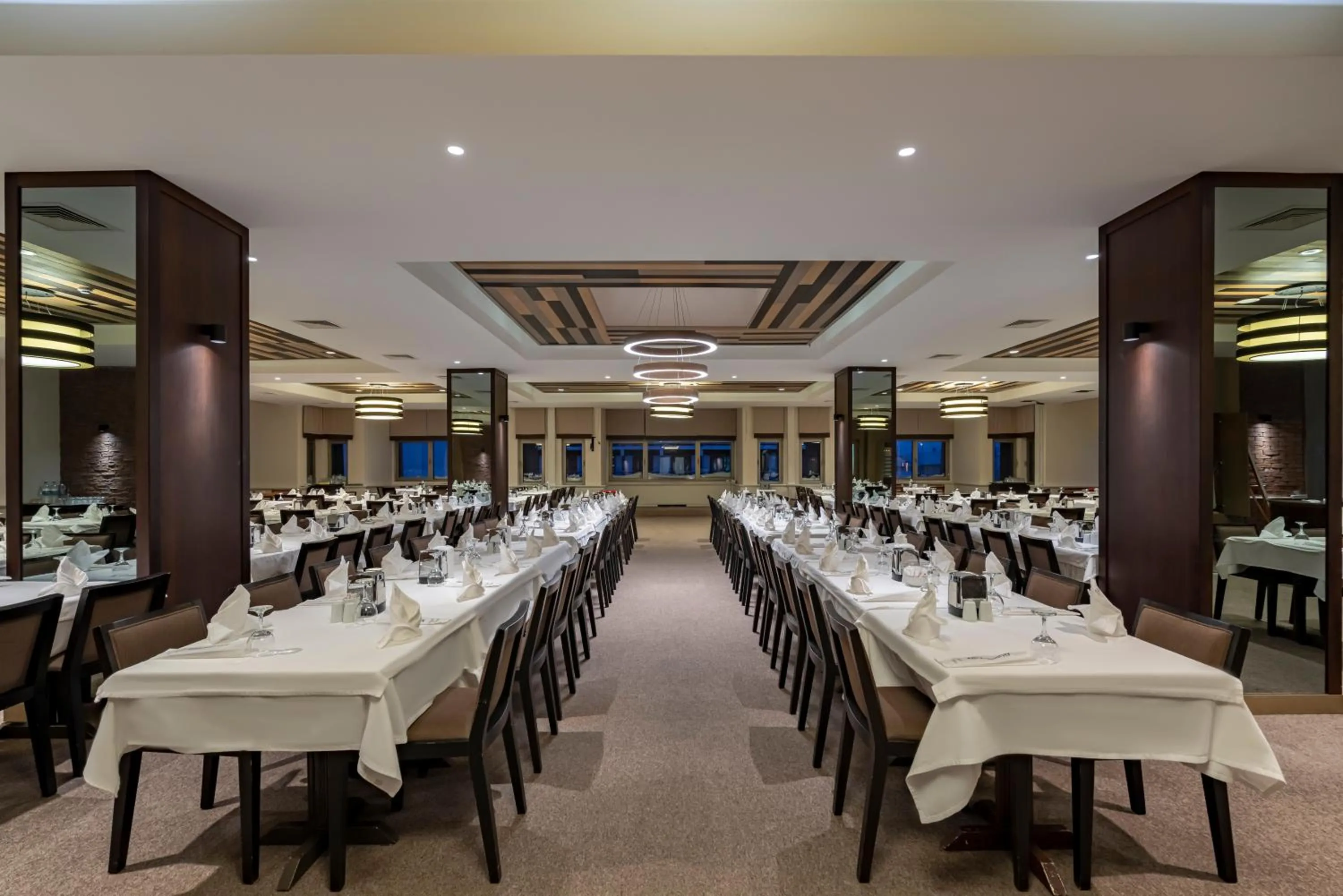 Restaurant/places to eat in Jura Hotels Kervansaray Uludag