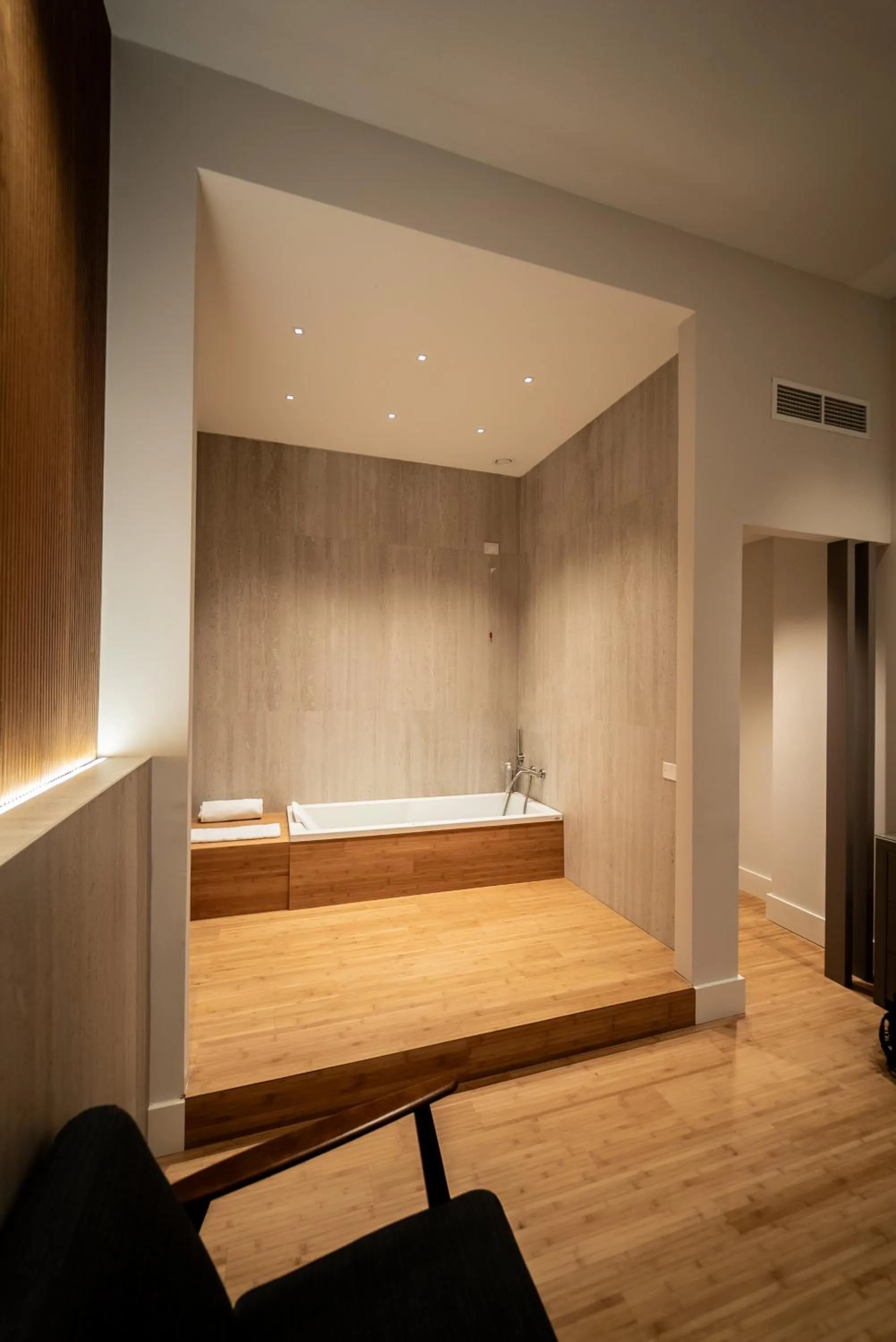 Hot Tub, Bed in Grand Hotel Croce Di Malta