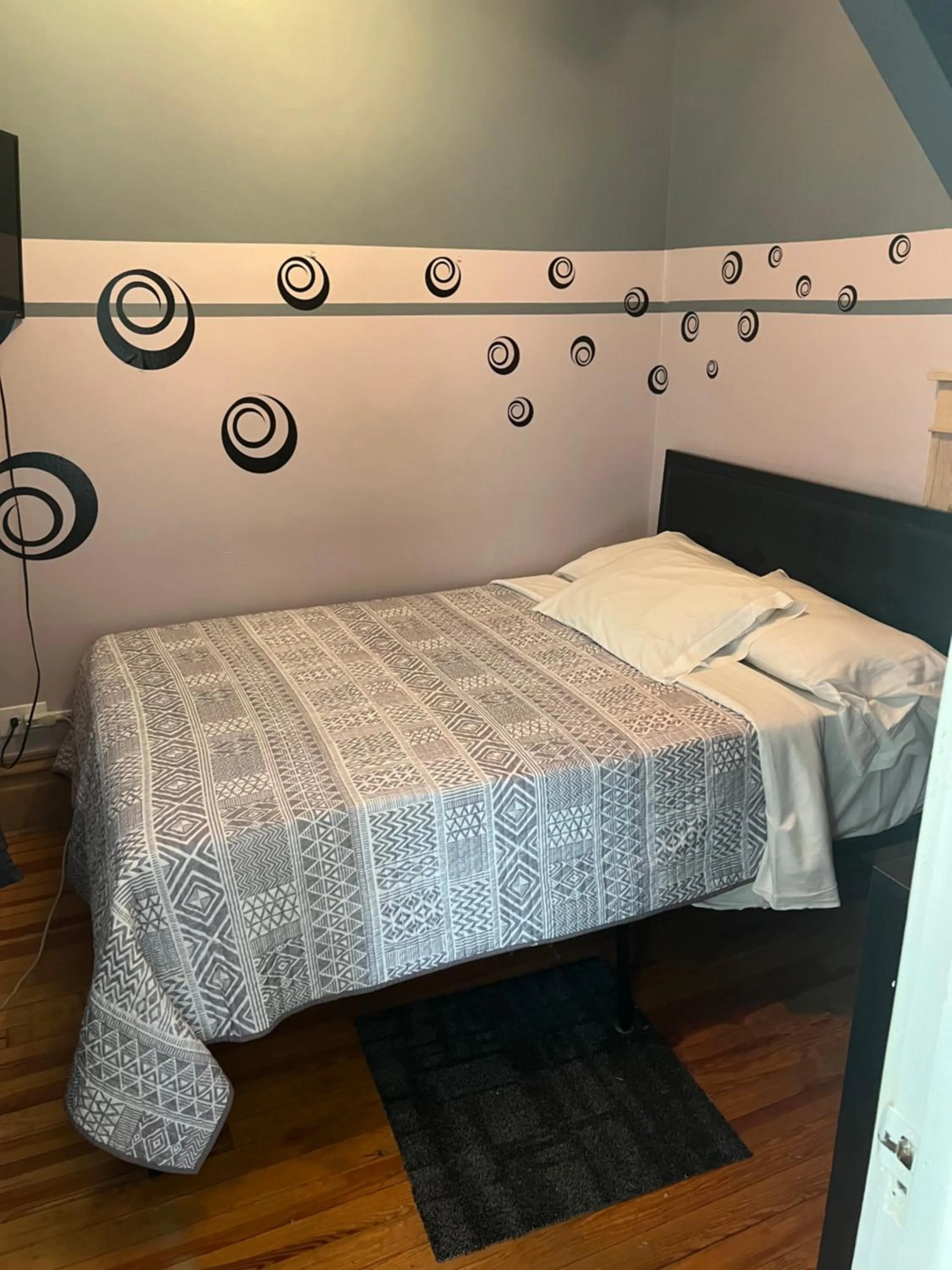 Hollywood Rentals LLC