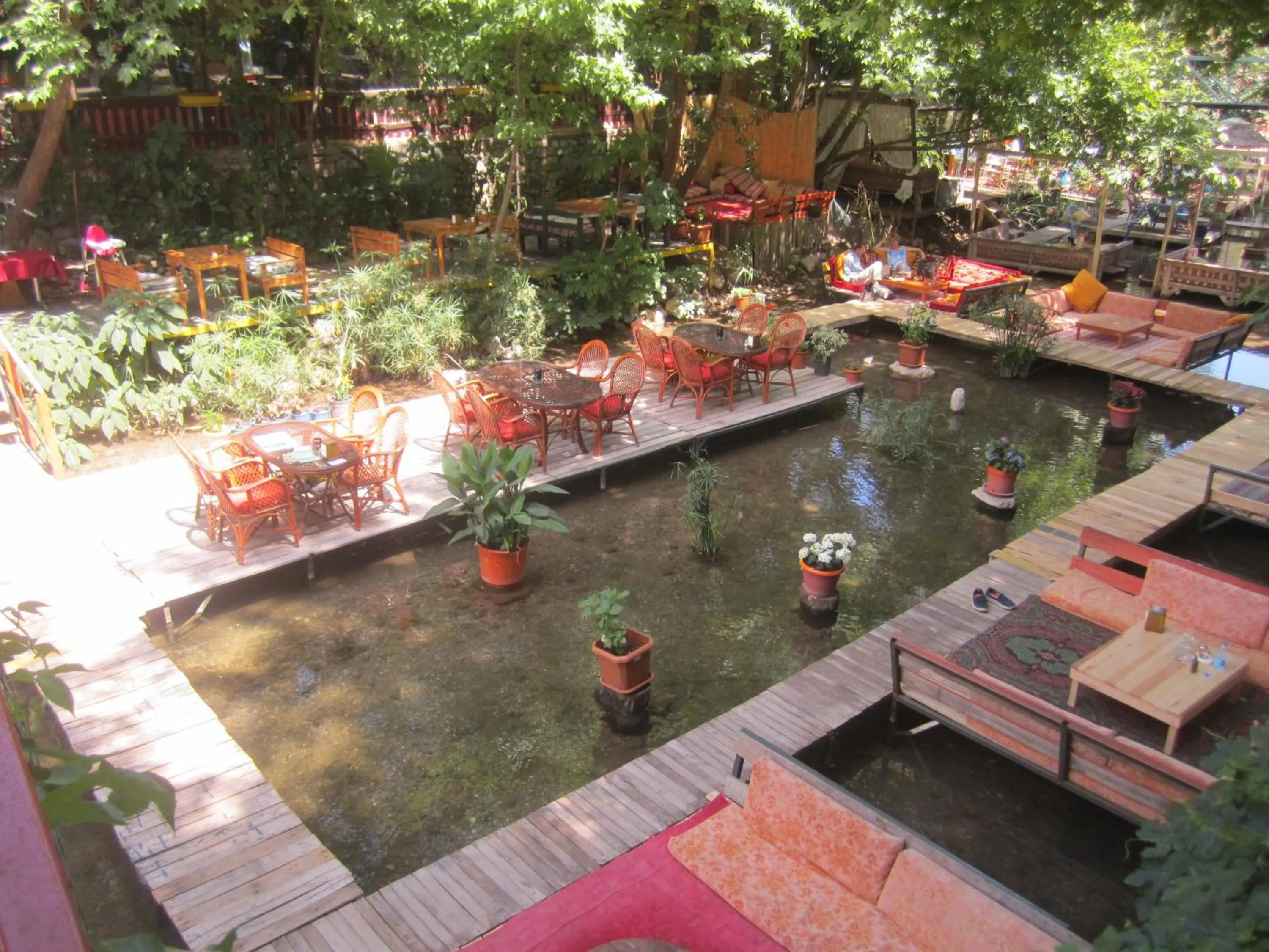 Restaurant/places to eat in Arikanda River Garden Hotel