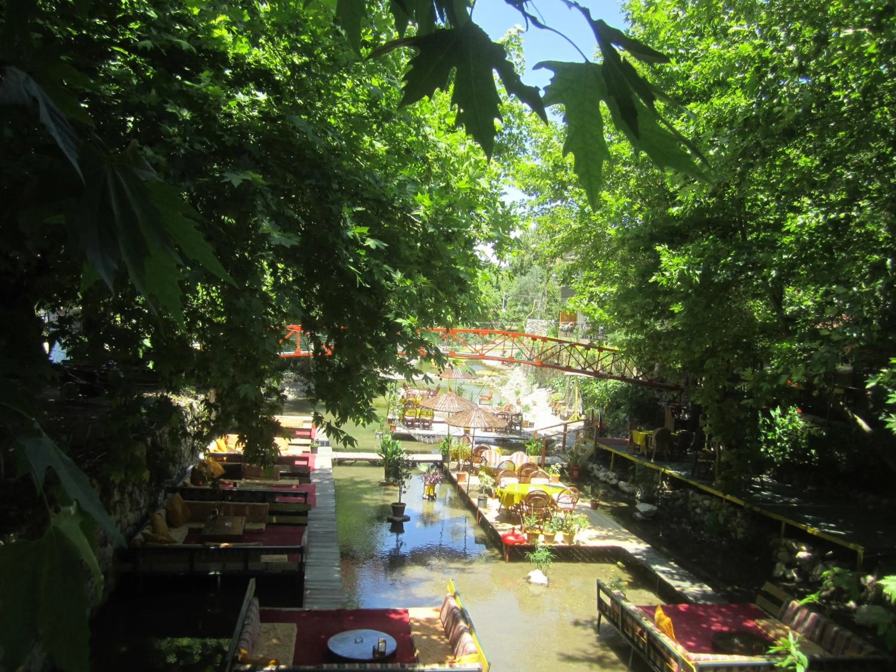 Restaurant/places to eat in Arikanda River Garden Hotel