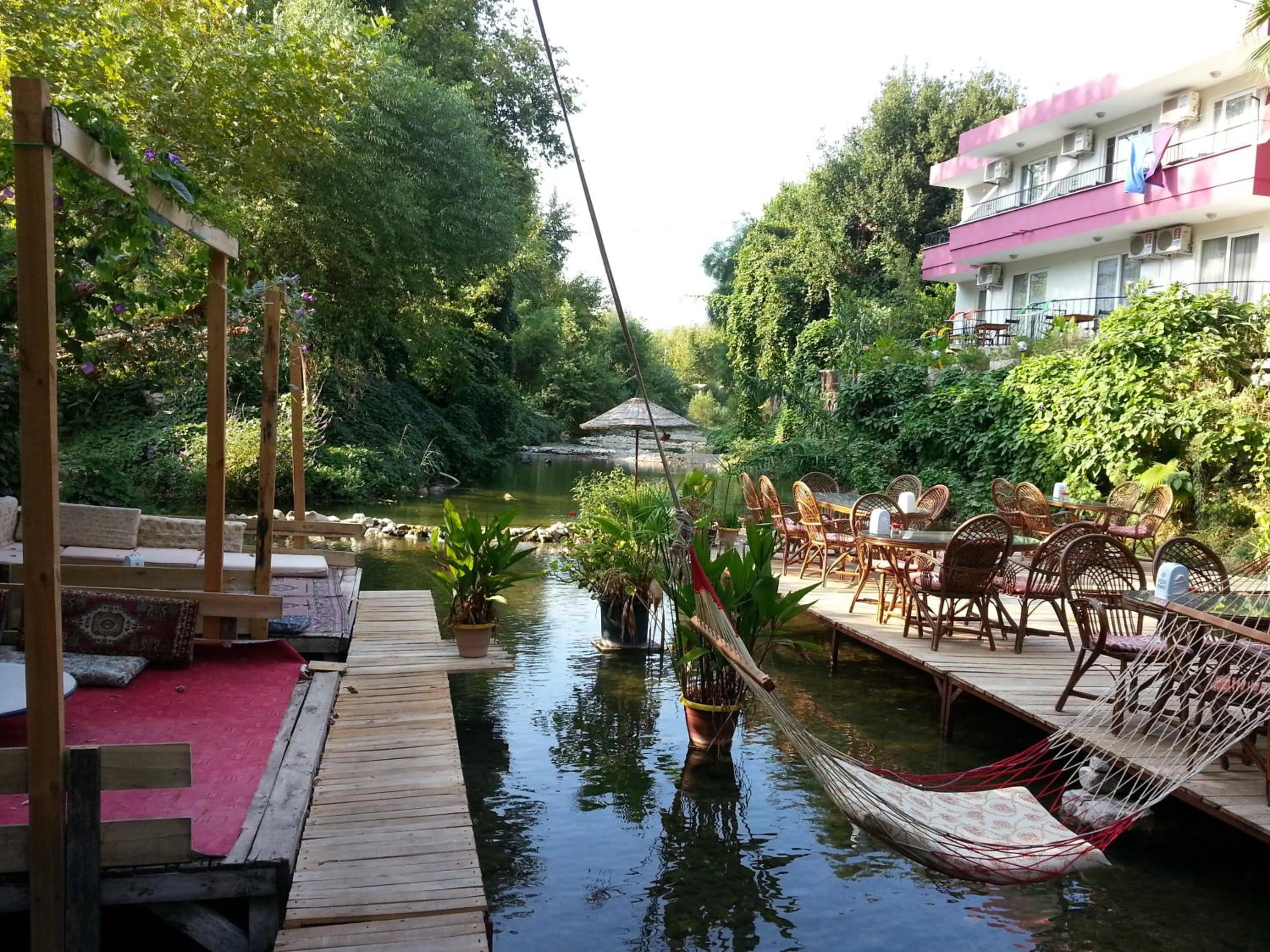 Restaurant/places to eat in Arikanda River Garden Hotel