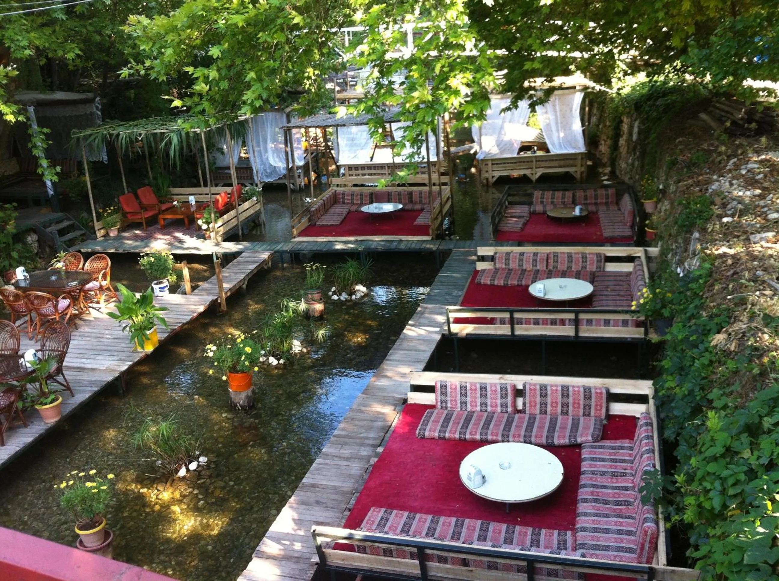 Restaurant/places to eat in Arikanda River Garden Hotel