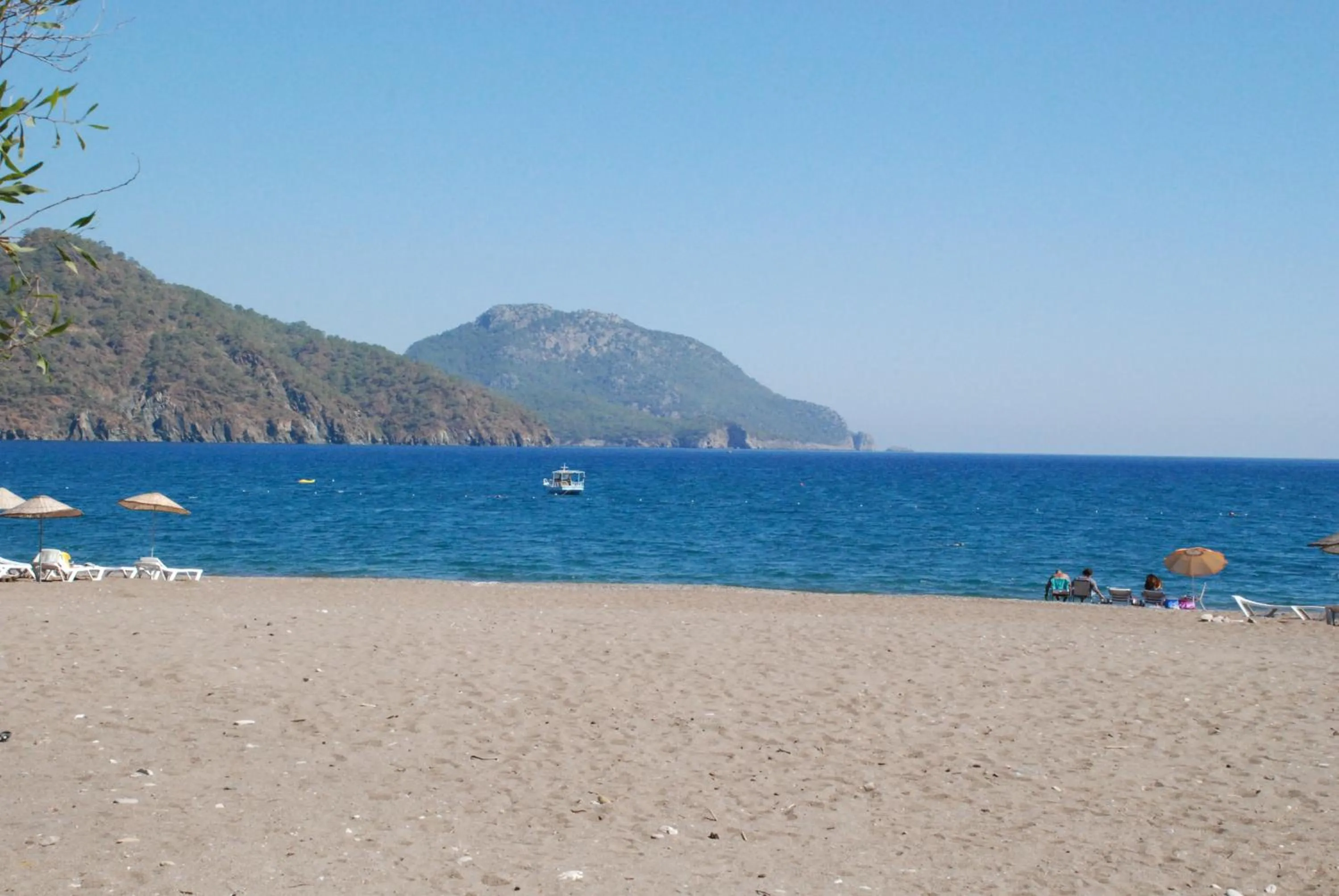 Beach in Arikanda River Garden Hotel