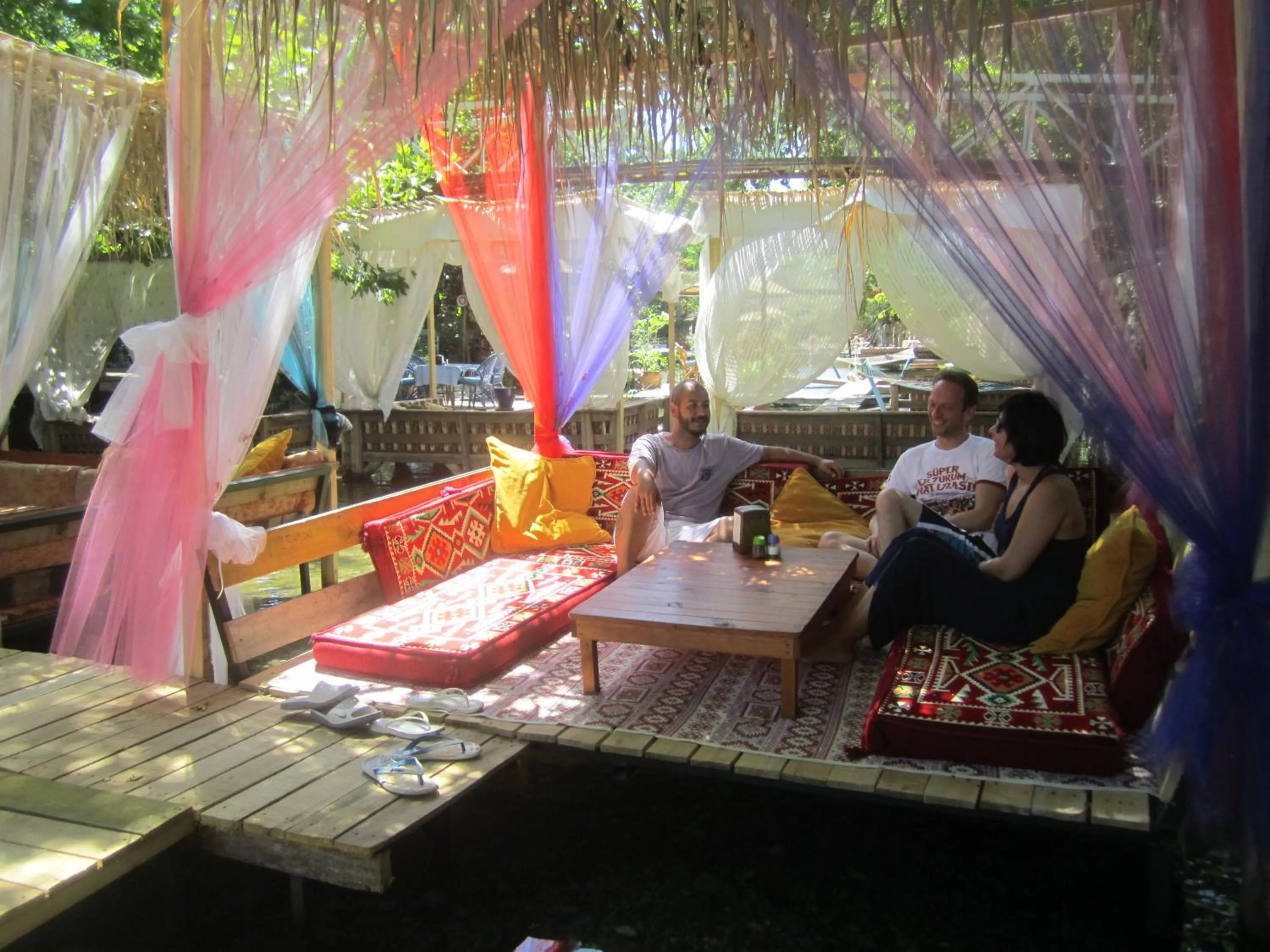 Restaurant/places to eat in Arikanda River Garden Hotel