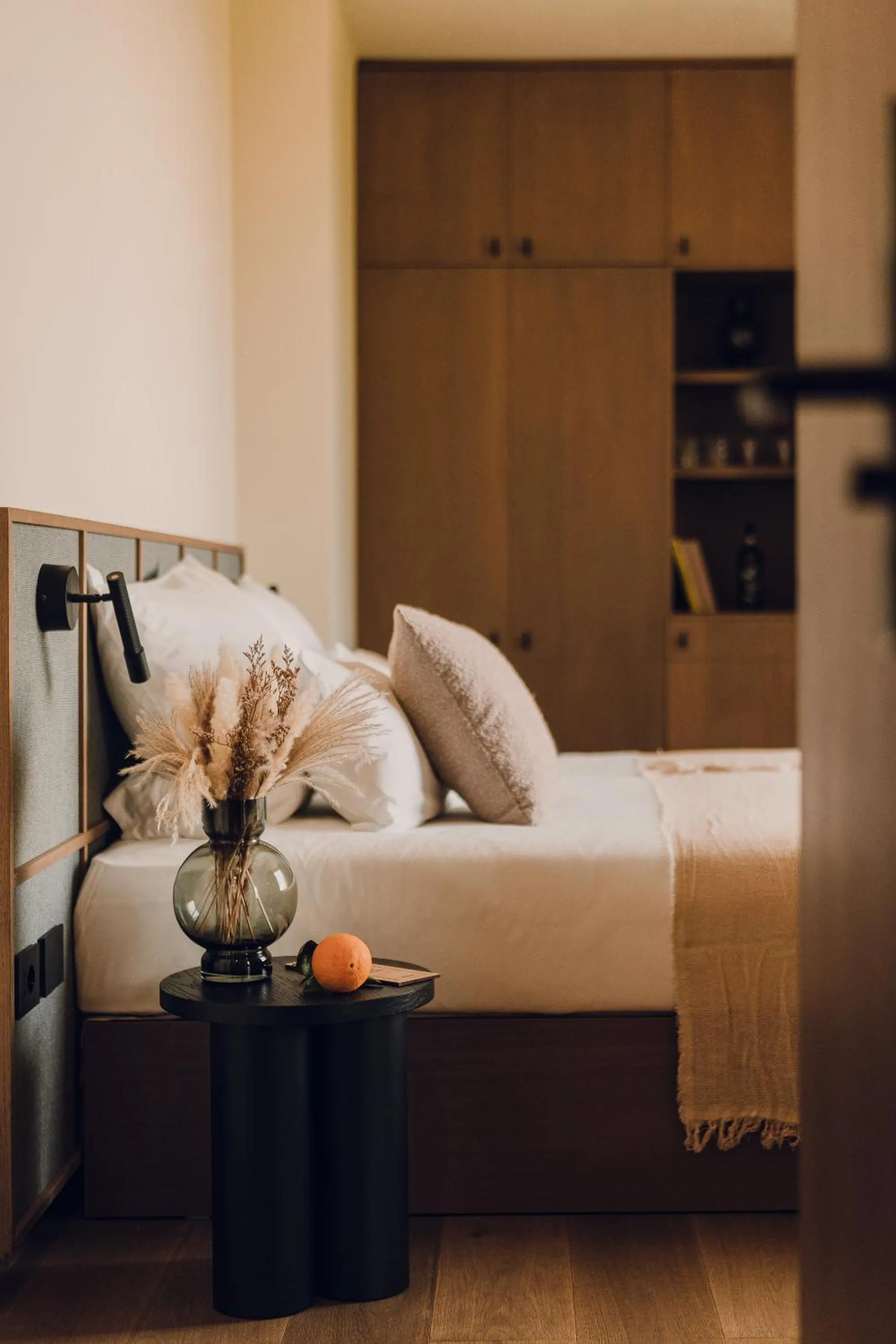 Bedroom, Bed in Aethos Saragano