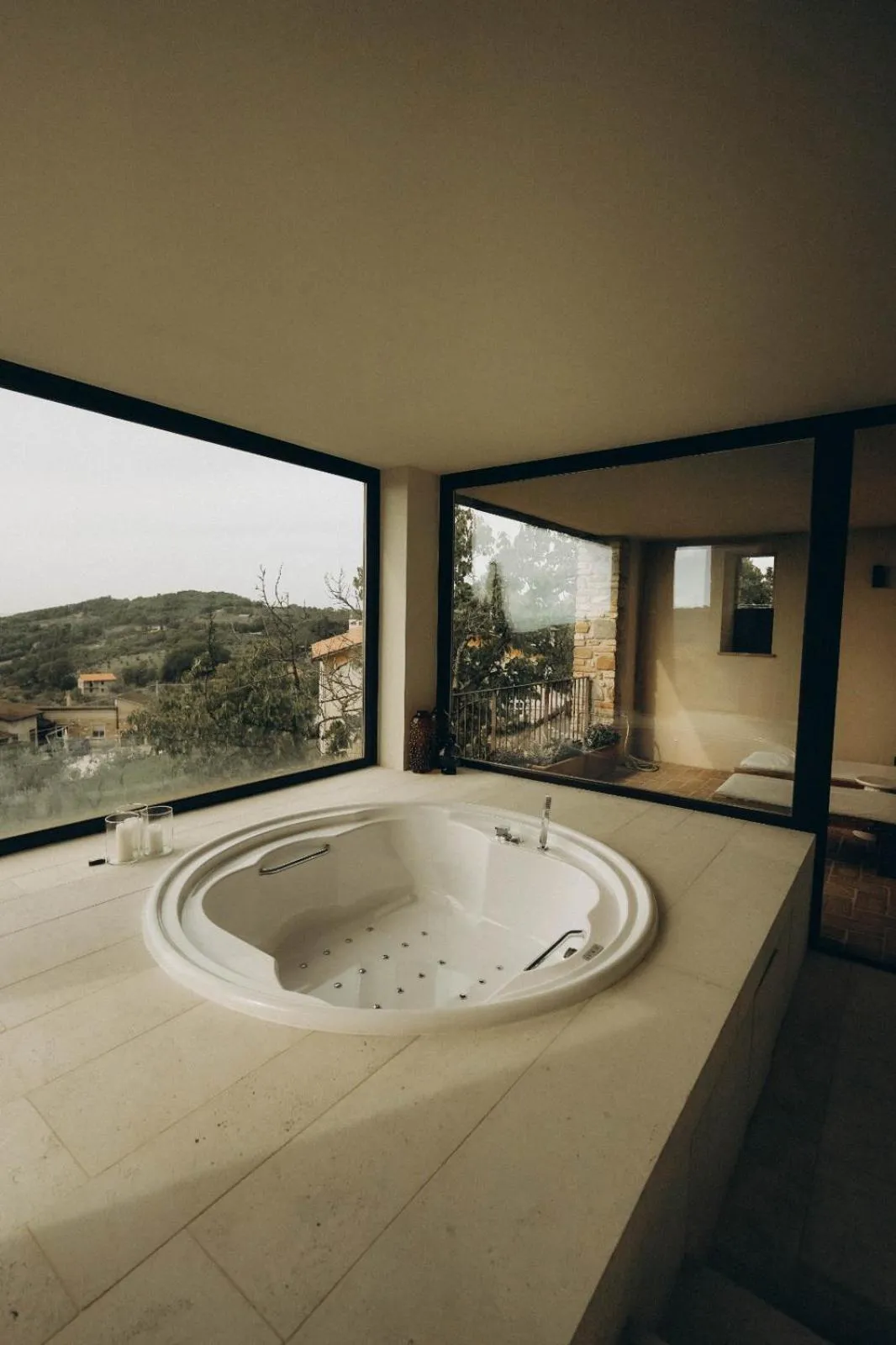 Hot Tub in Aethos Saragano