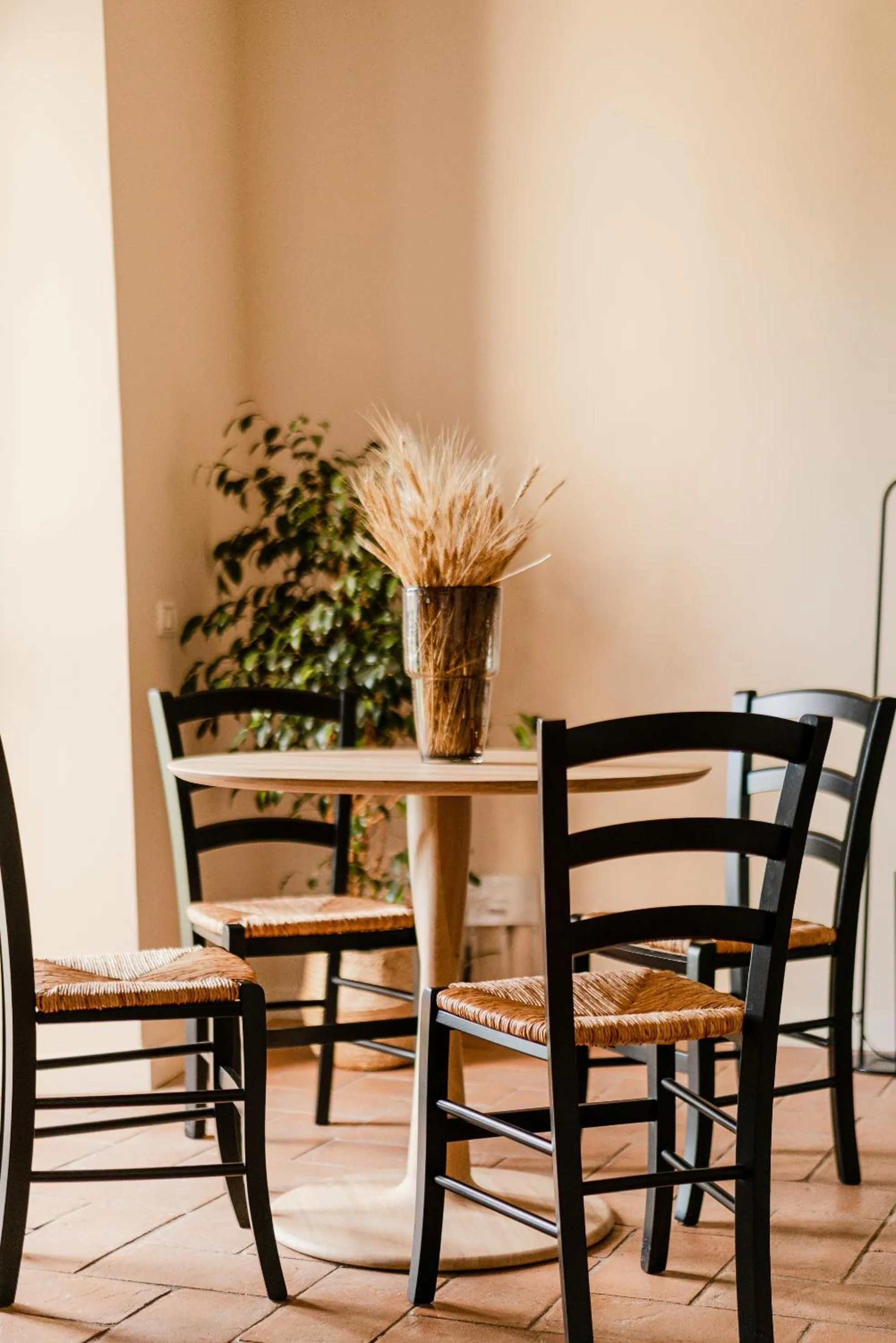 Dining area in Aethos Saragano