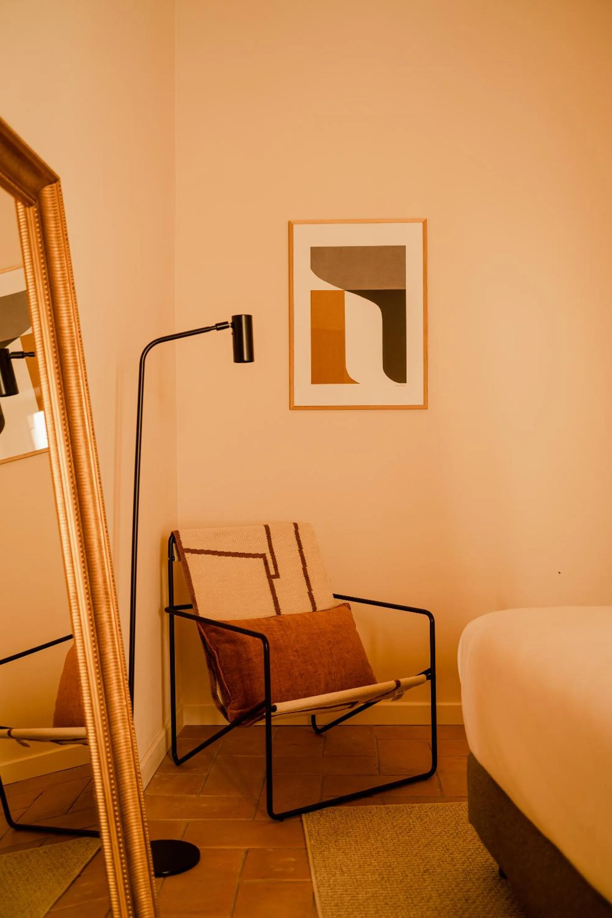 Seating area, Bed in Aethos Saragano