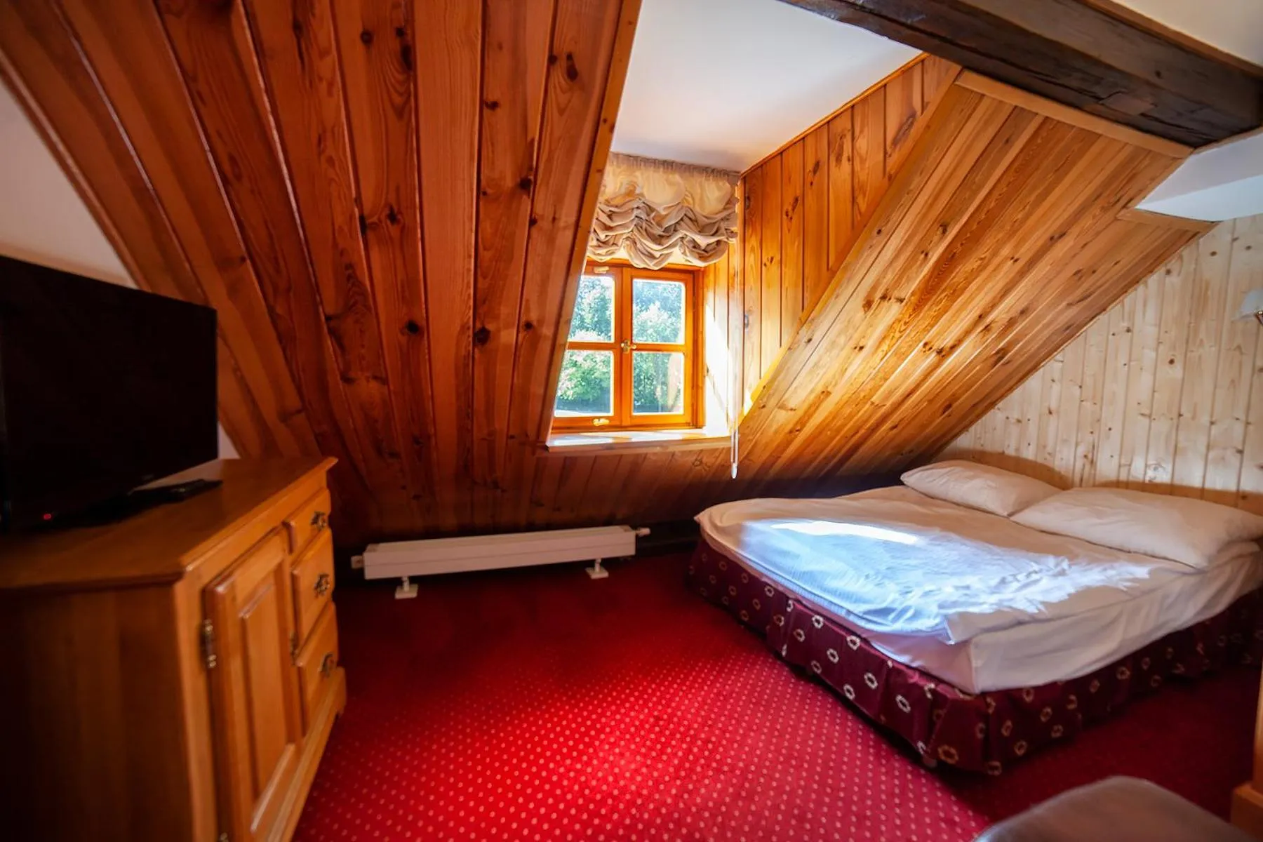 Bed in Hotel Dworek Wapionka