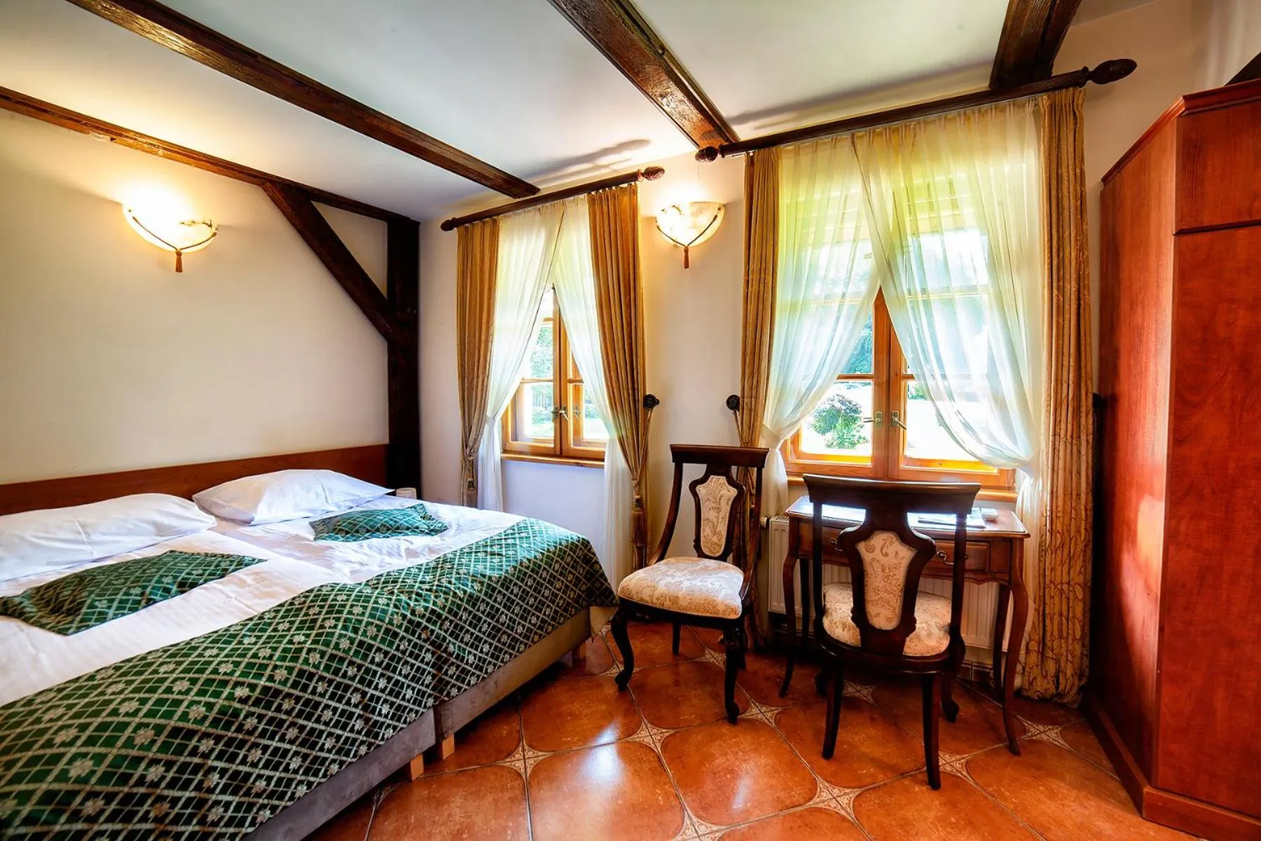 Bed in Hotel Dworek Wapionka