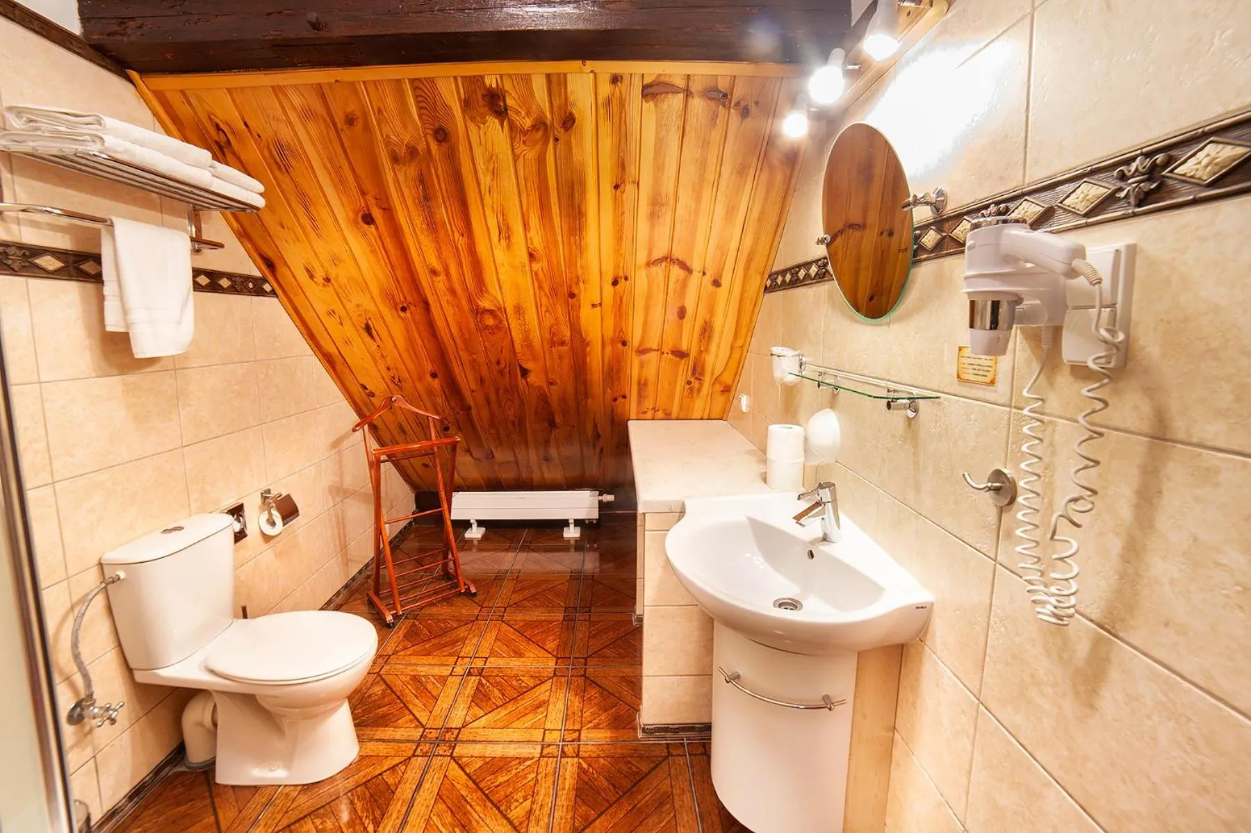 Bathroom in Hotel Dworek Wapionka