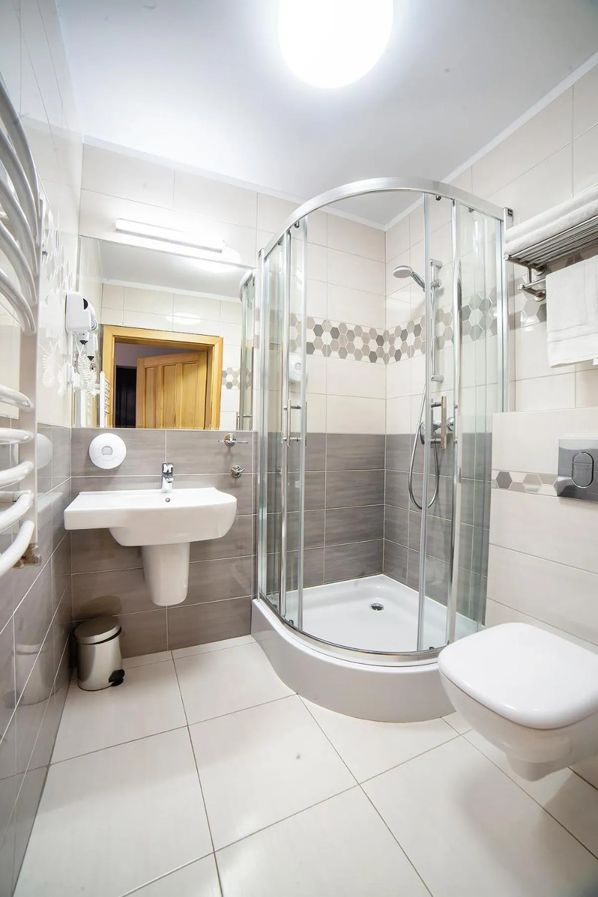 Bathroom in Hotel Dworek Wapionka