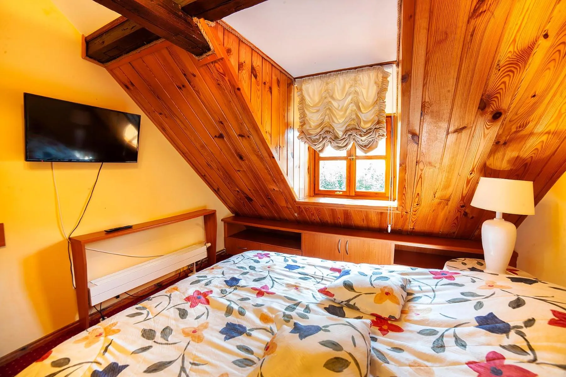 Bed in Hotel Dworek Wapionka