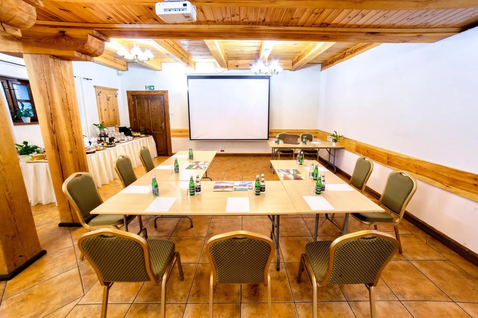 Meeting/conference room in Hotel Dworek Wapionka