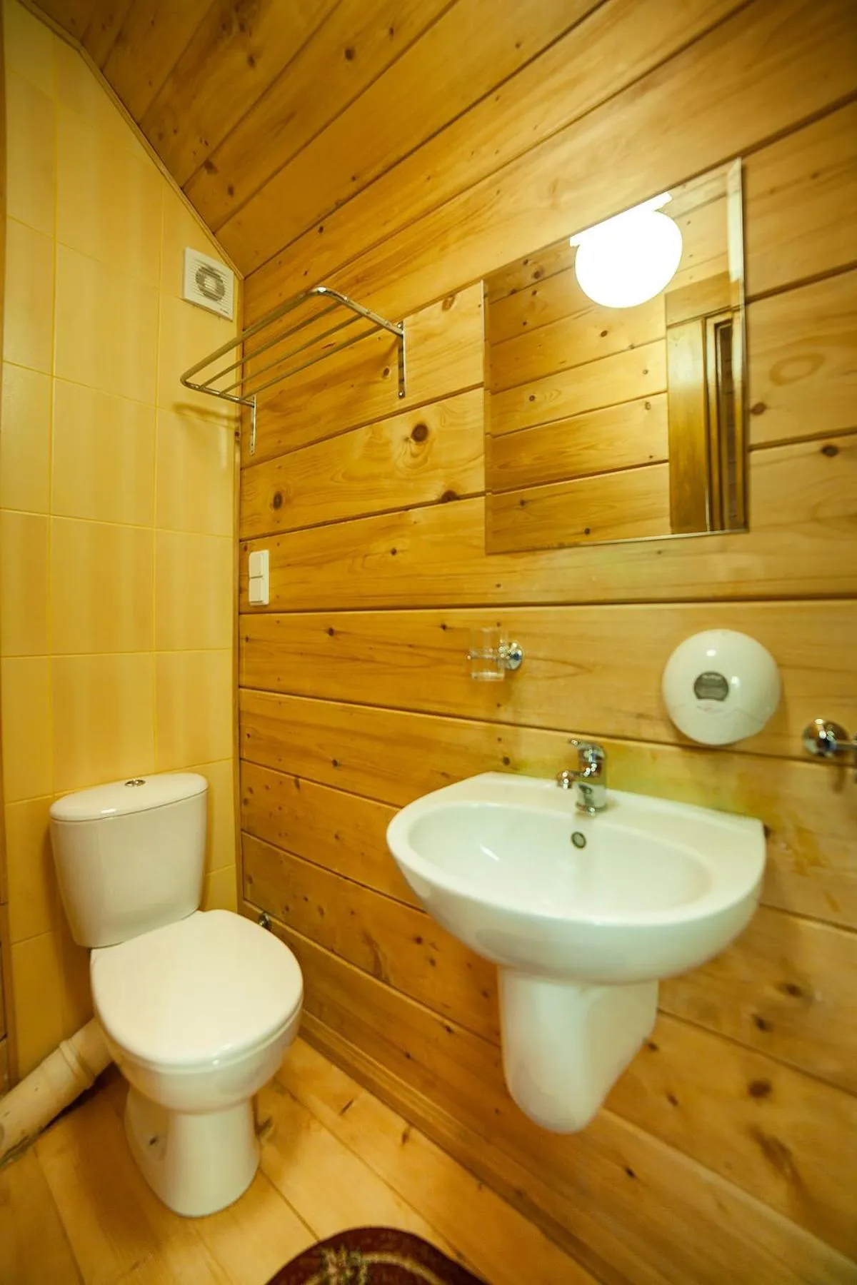 Bathroom in Hotel Dworek Wapionka