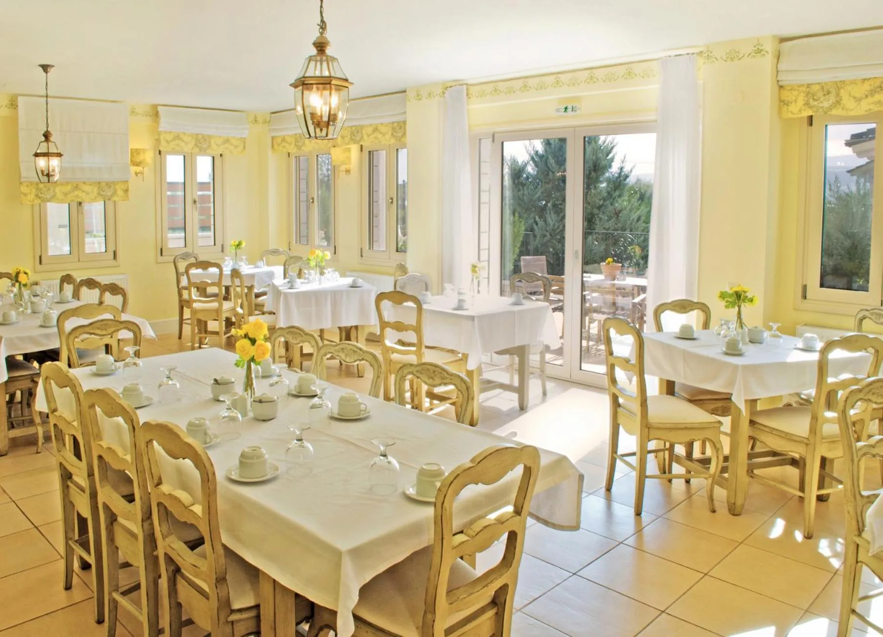 Restaurant/places to eat in Anemolia Resort and Spa