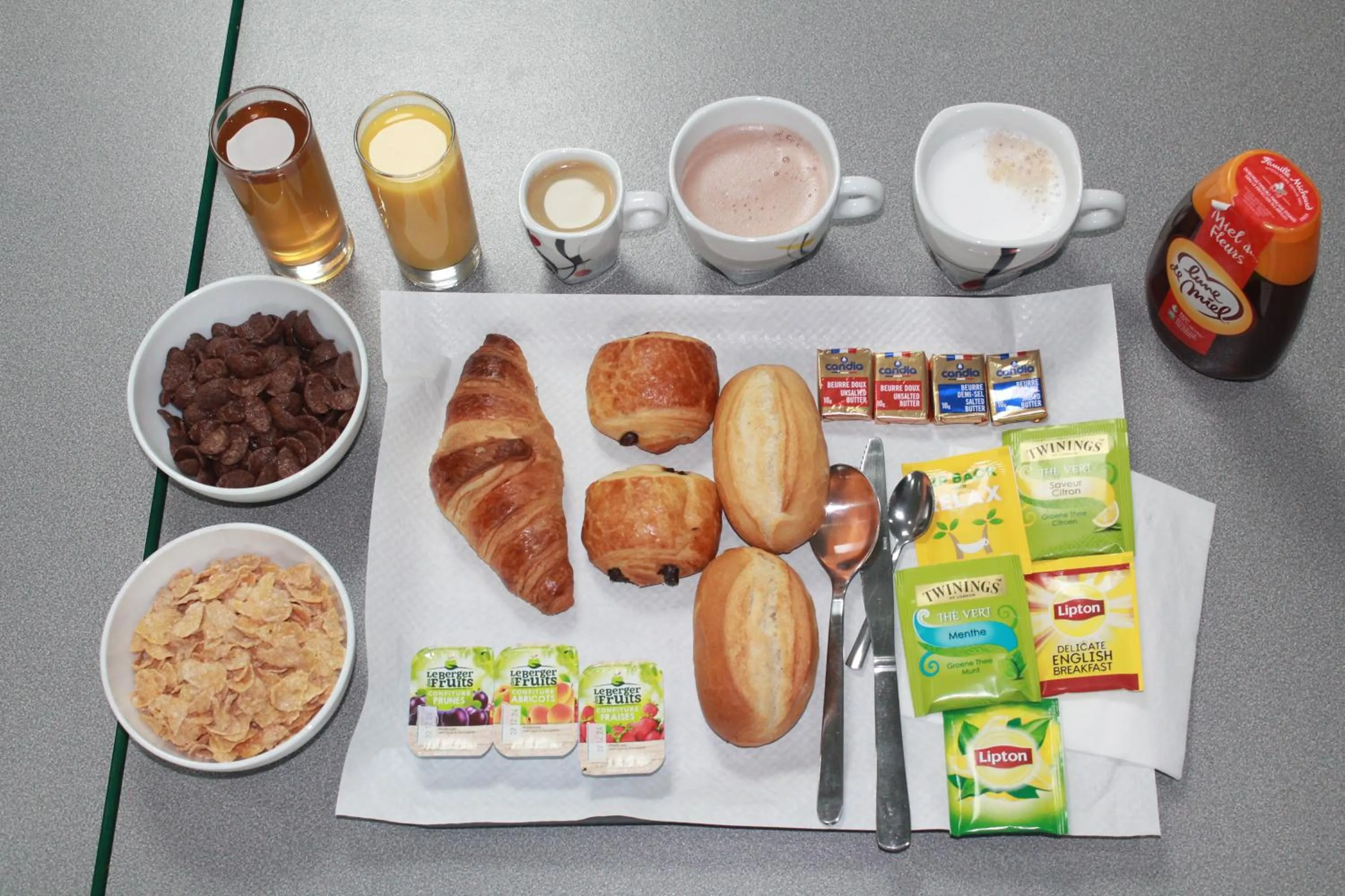 Breakfast in FASTHOTEL A Dijon
