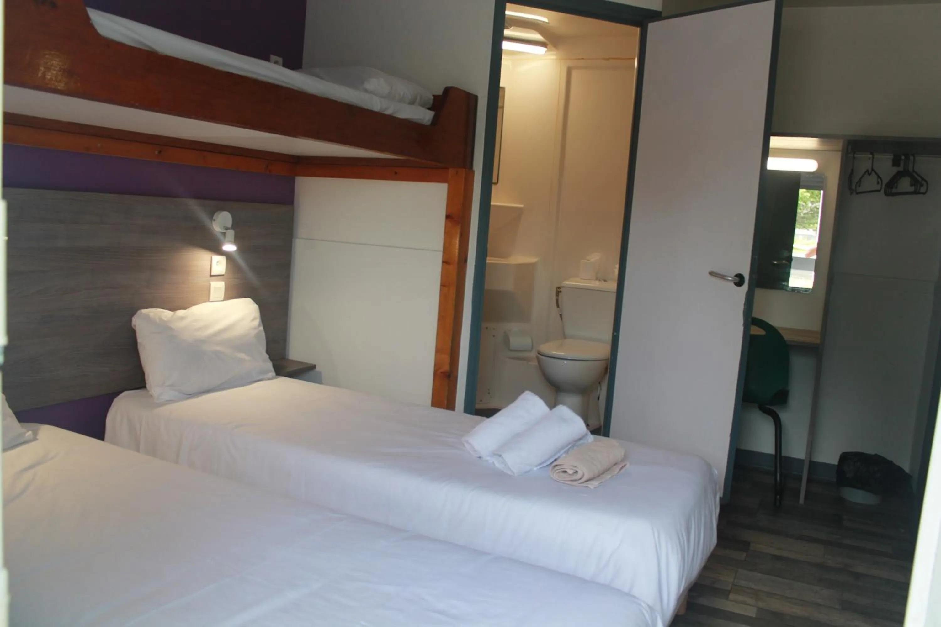 Bed in FASTHOTEL A Dijon