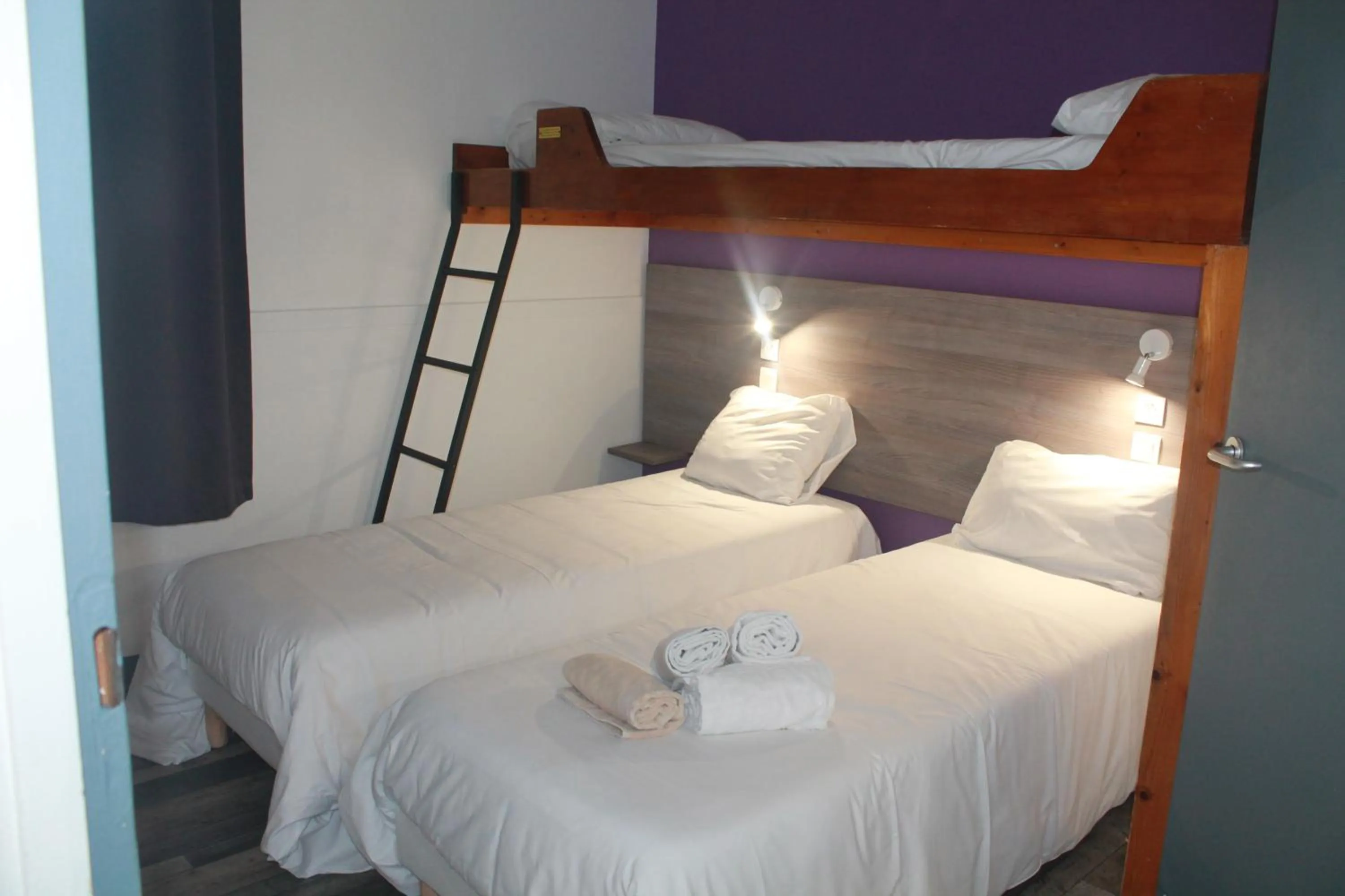 Bed in FASTHOTEL A Dijon